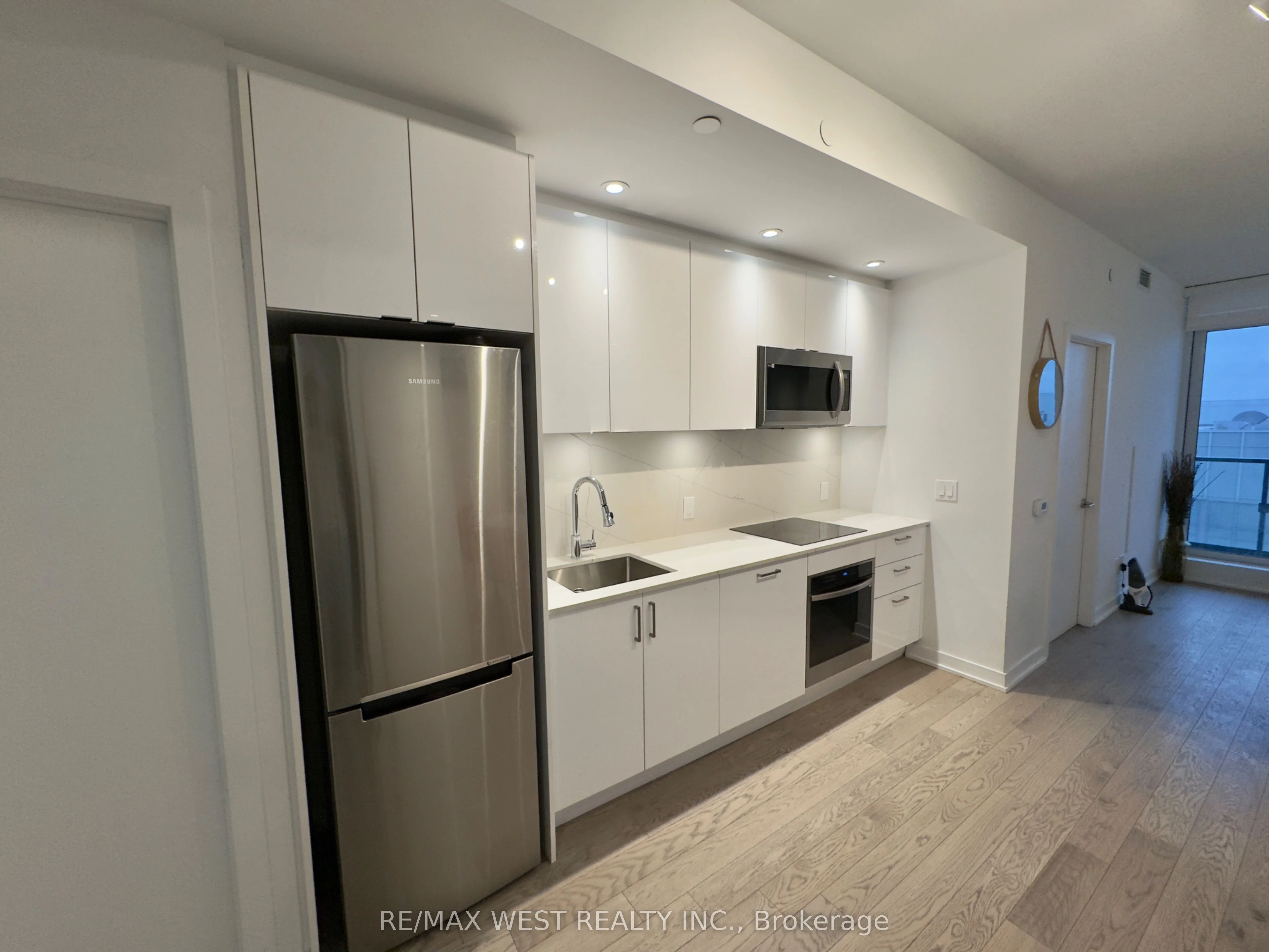 1926 Lake Shore Boulevard W 2506, Toronto W01, ON M6S 1A1