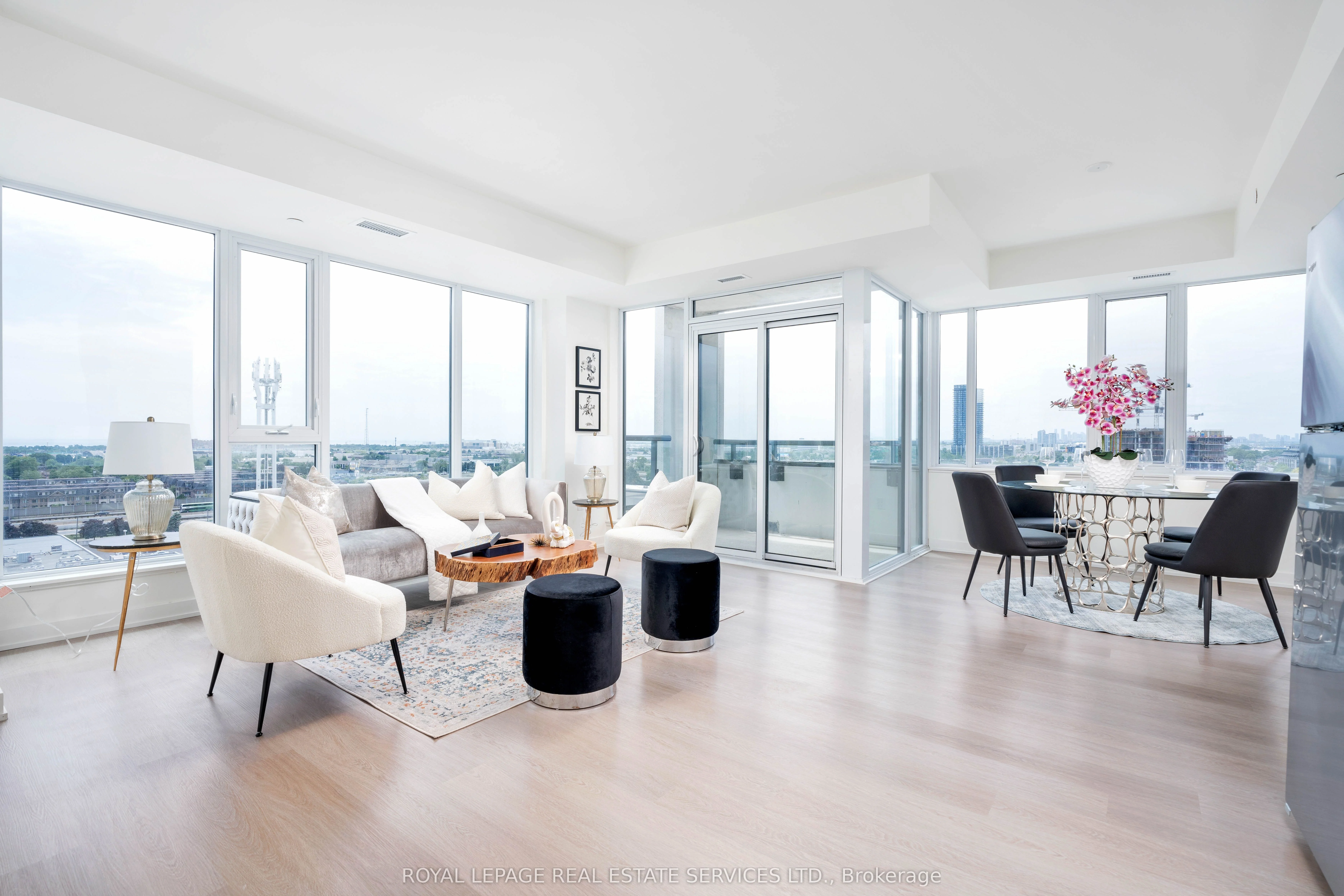 #703 859 The Queensway, Toronto W07, On, M8z 1n8