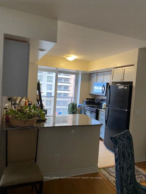 5233 Dundas Street W 920, Toronto W08, ON M9B 6M1