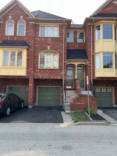 1168 Arena Road 122, Mississauga, On L4y 4k7