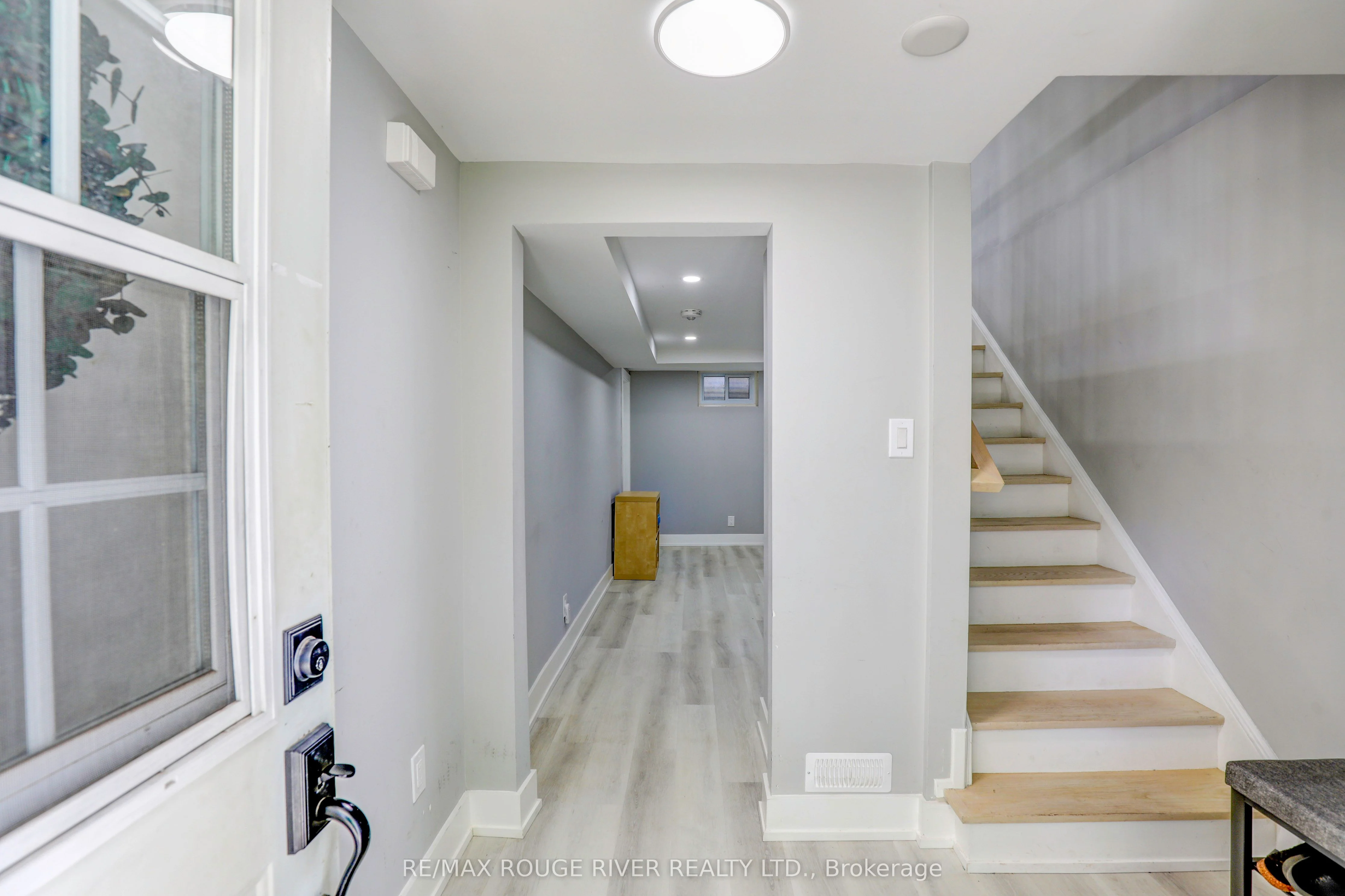 1270 Gainsborough Drive 1, Oakville, ON L6H 2L2