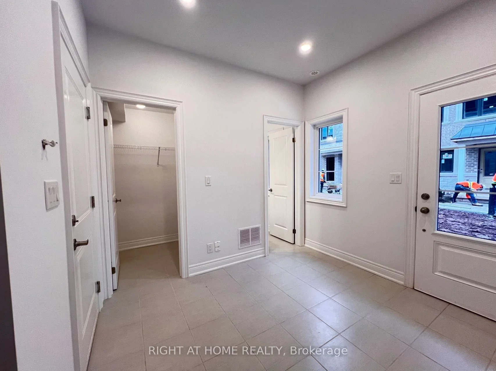 250 Melody Common Unit#17, Oakville, ON L6H 8A5