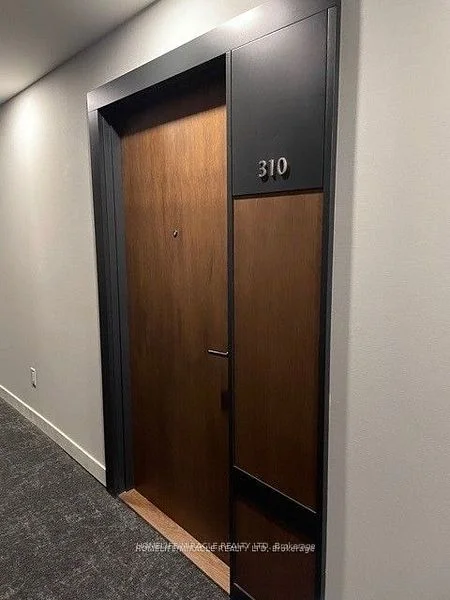 Common Element Condo in Mississauga