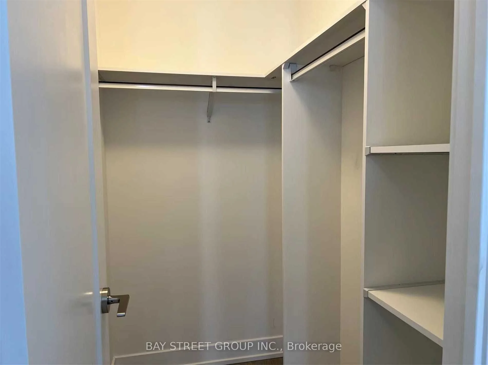 9 Mabelle Avenue 3119, Toronto W08, ON M9A 4X7