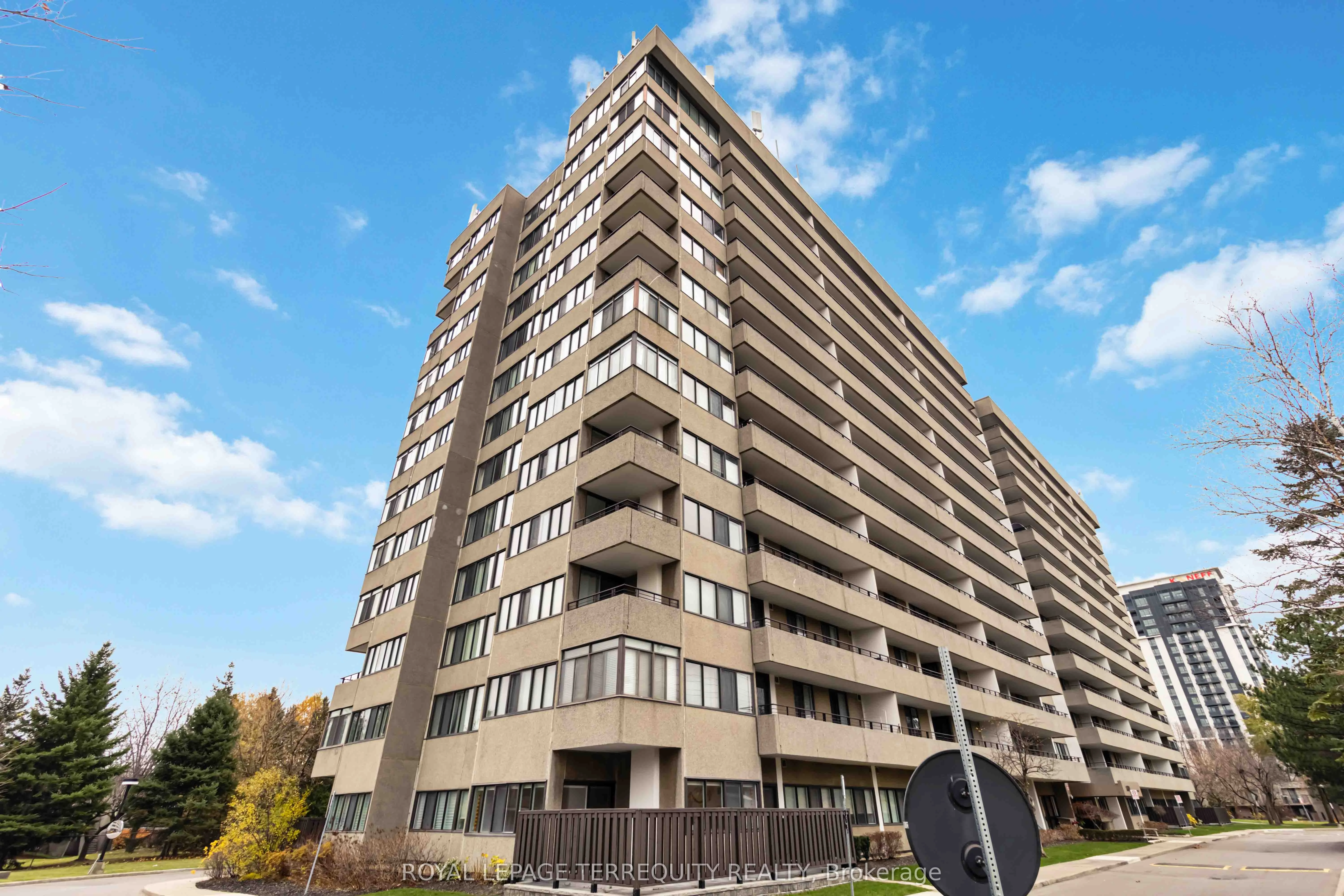 1300 Mississauga Valley Boulevard 909, Mississauga, On L5a 3s8
