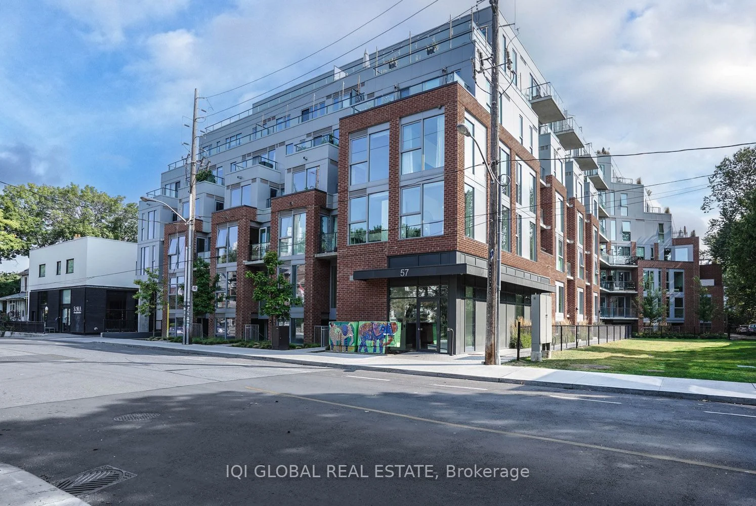 Condo Apartment in Toronto