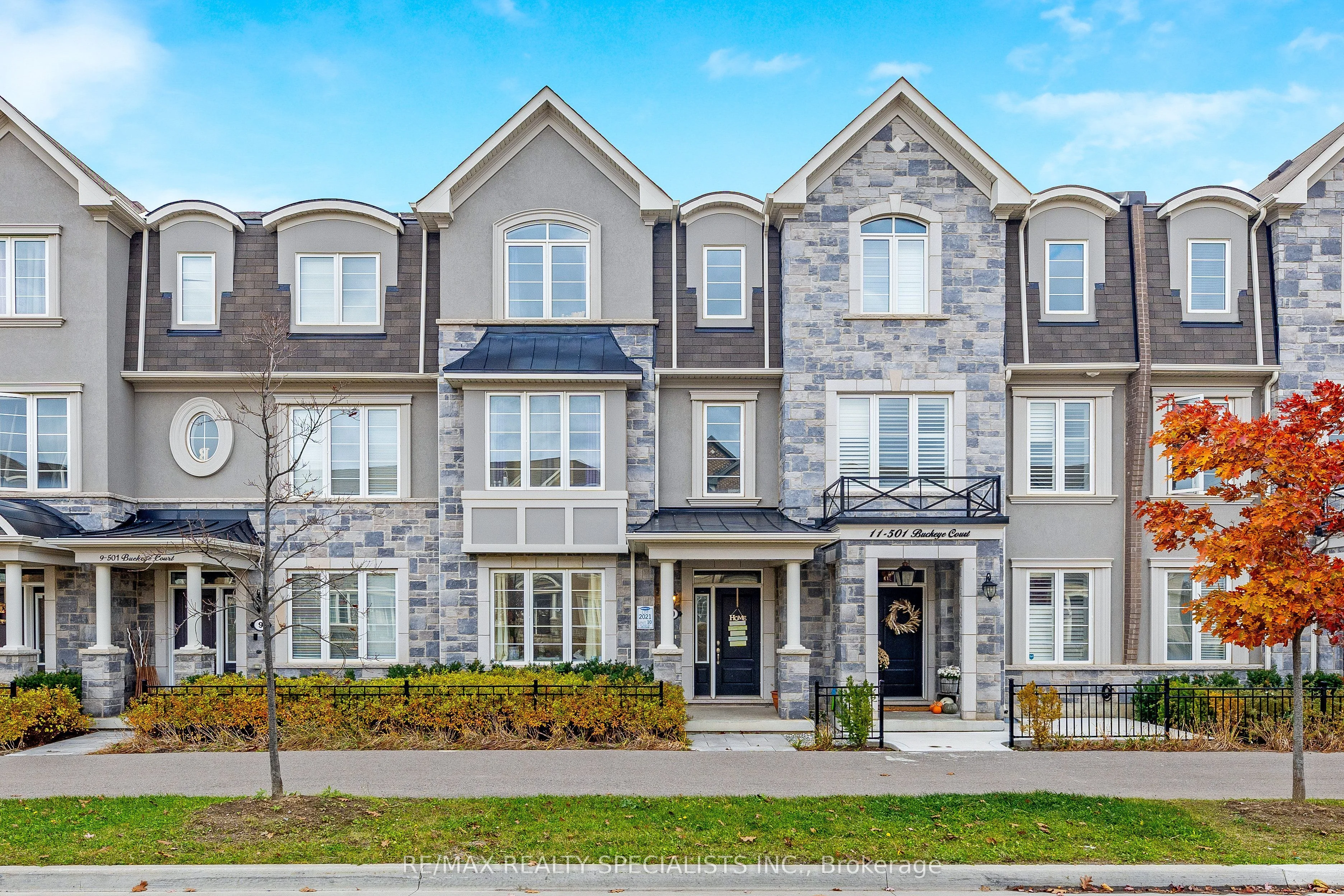 Condo Townhouse in Milton