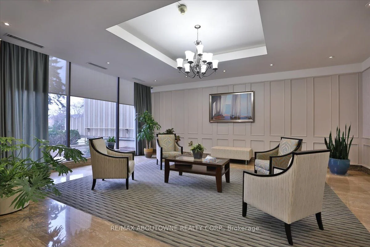 1359 WHITE OAKS Boulevard 1006, Oakville, ON L6H 2R8