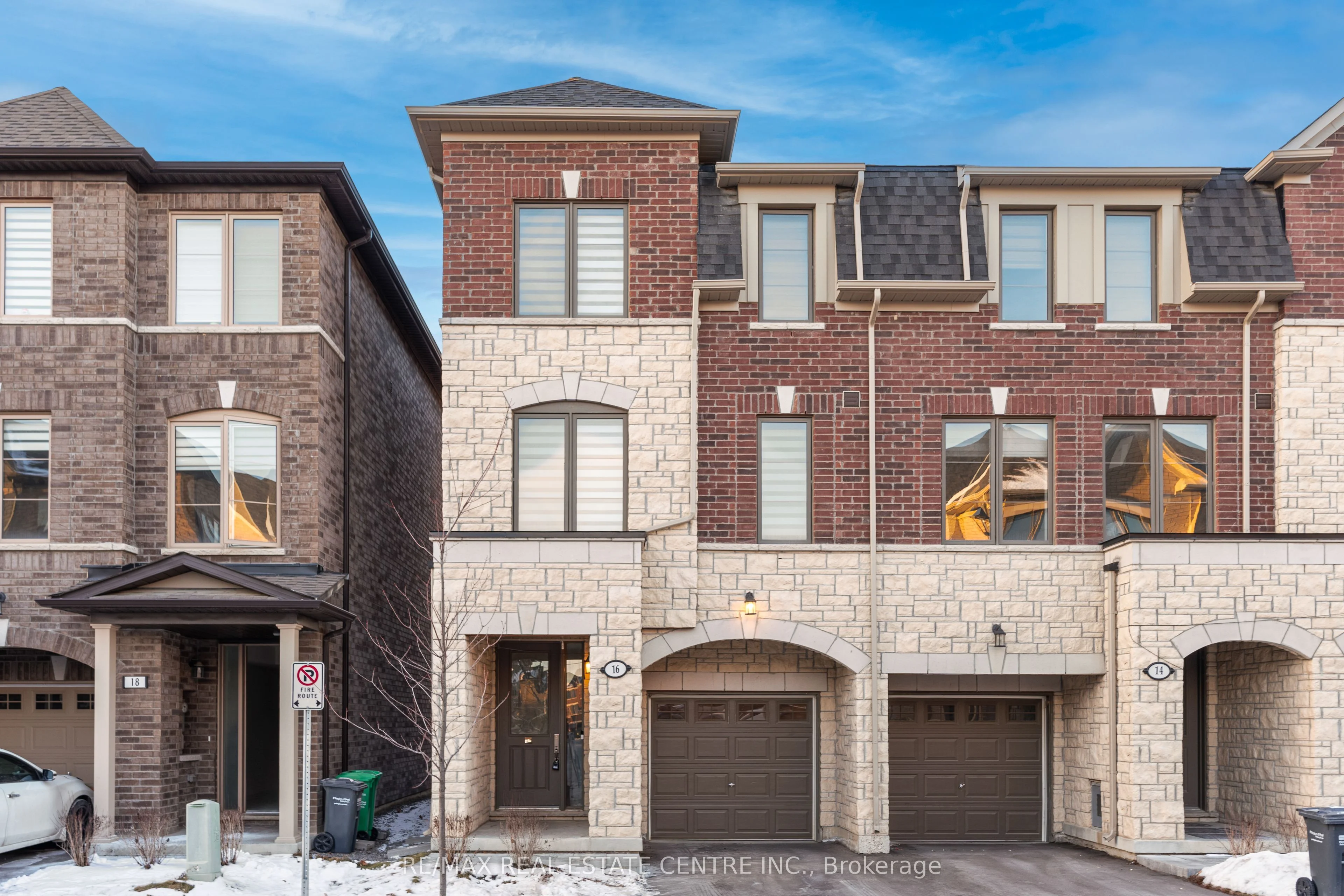 Att/Row/Townhouse in Brampton