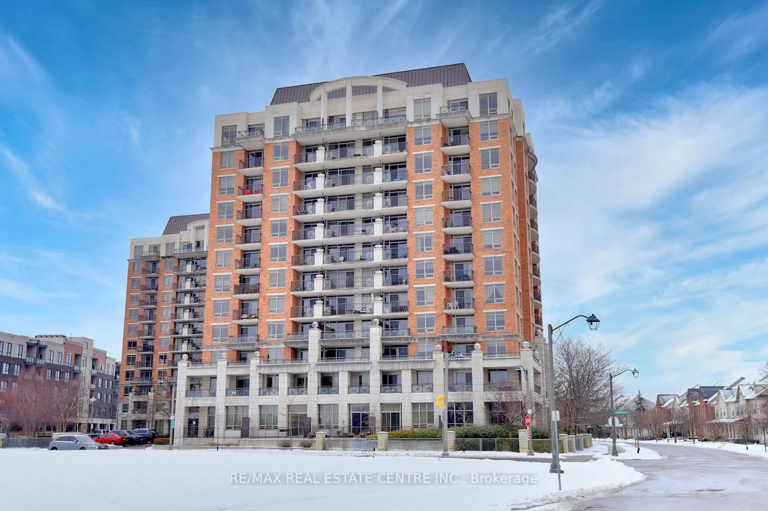 Condo Apartment in Oakville