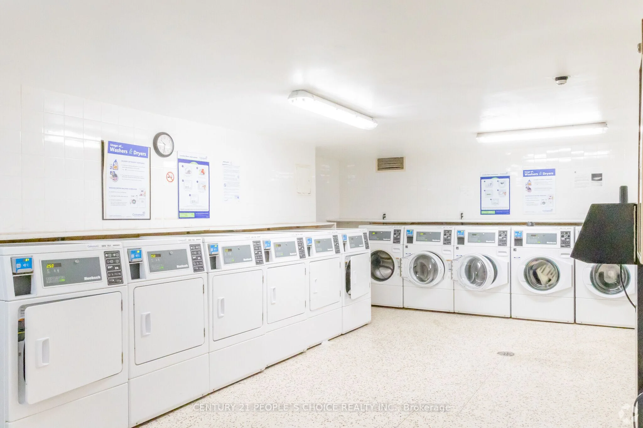 1061 Seneca Avenue 204, Mississauga, ON L5G 3X7