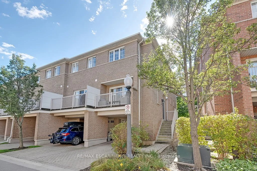 Condo Townhouse in Oakville