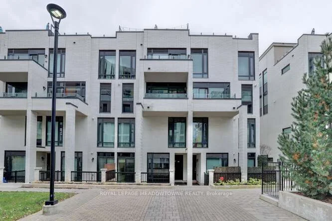 140 Widdiecombe Hill 620, Toronto W09, On M9r 0a9