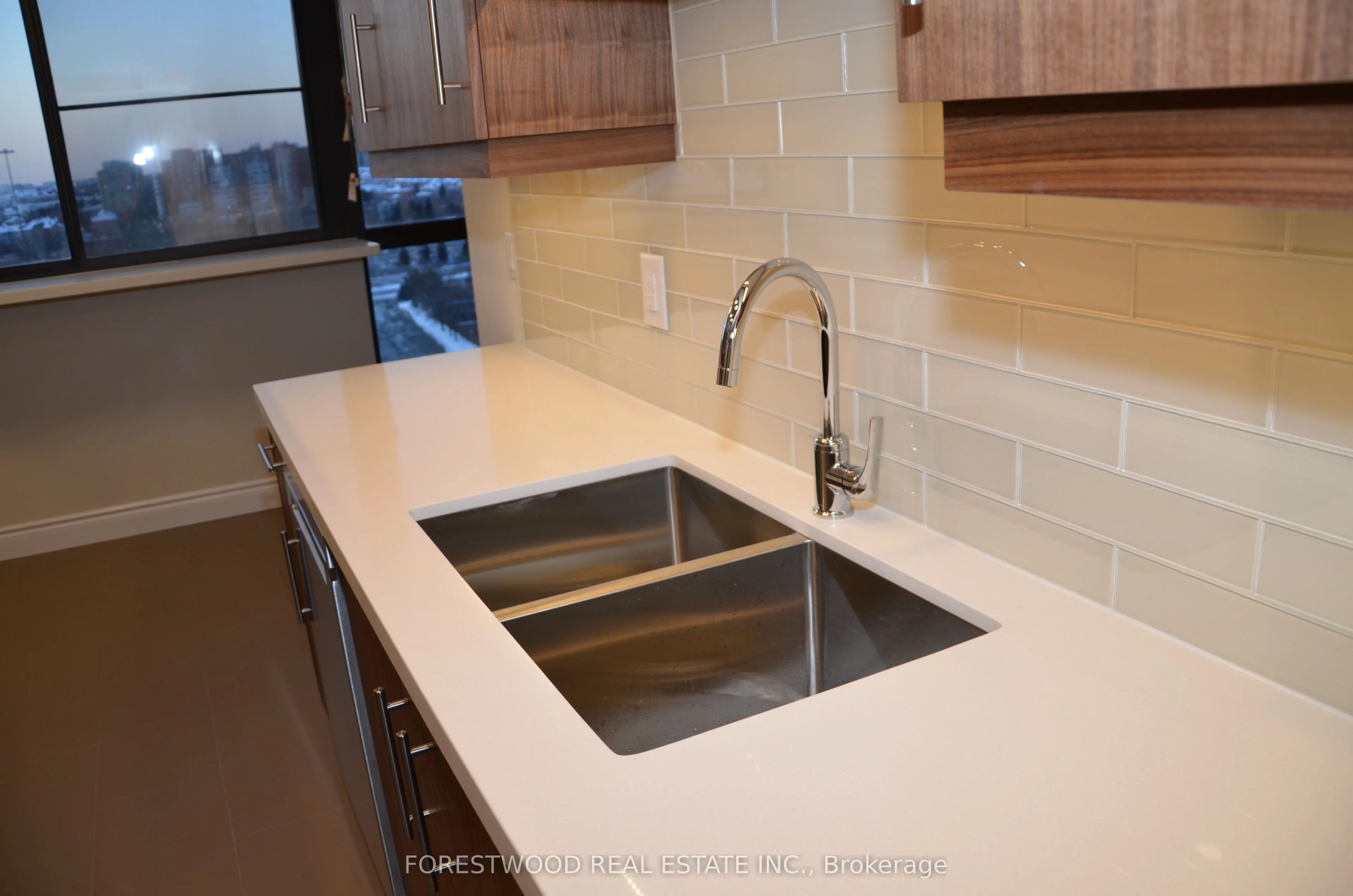 4235 Sherwoodtowne Boulevard 1409, Mississauga, ON L4Z 1W3