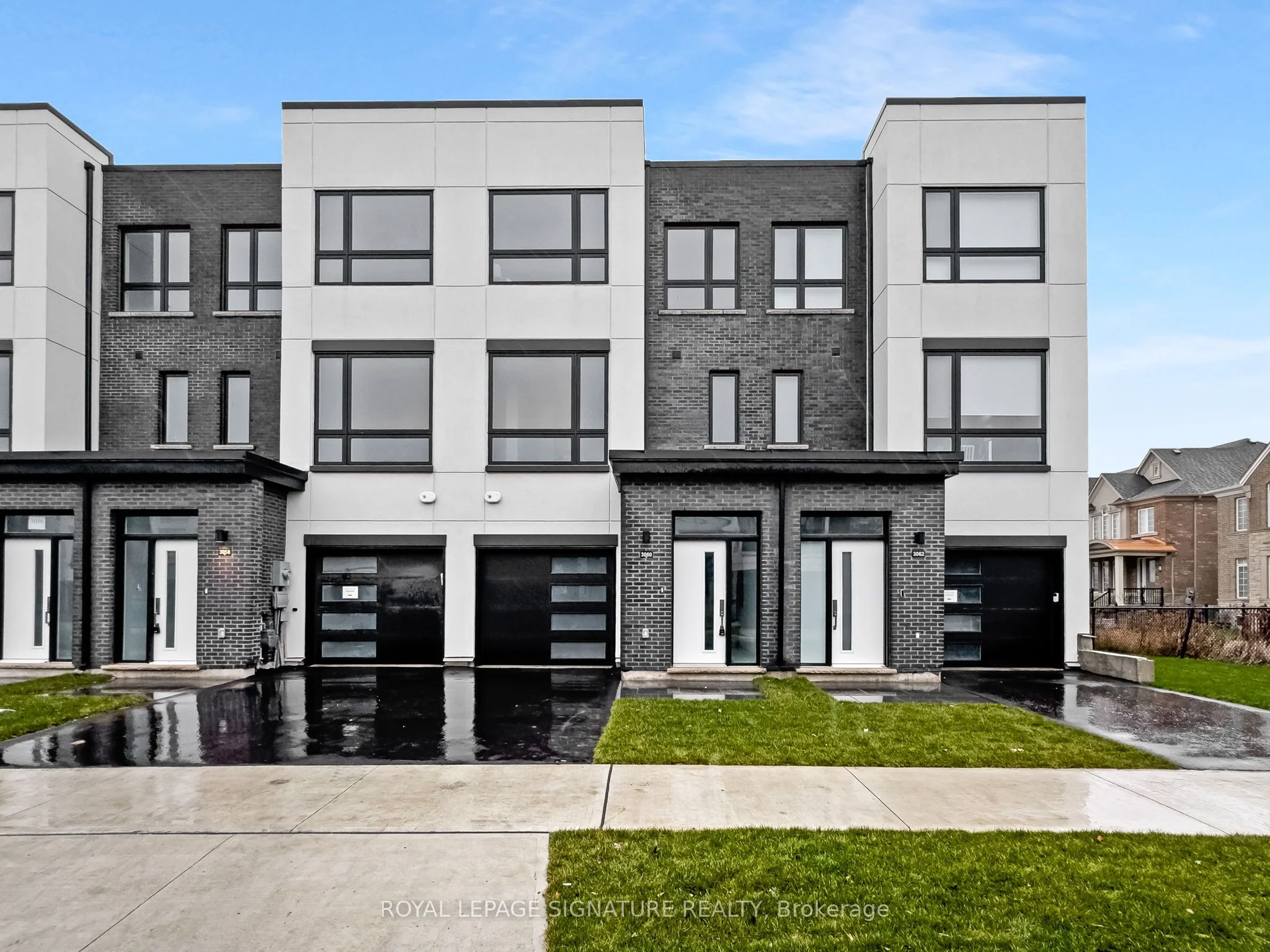 3060 Trailside Drive, Oakville, On L6m 4m2