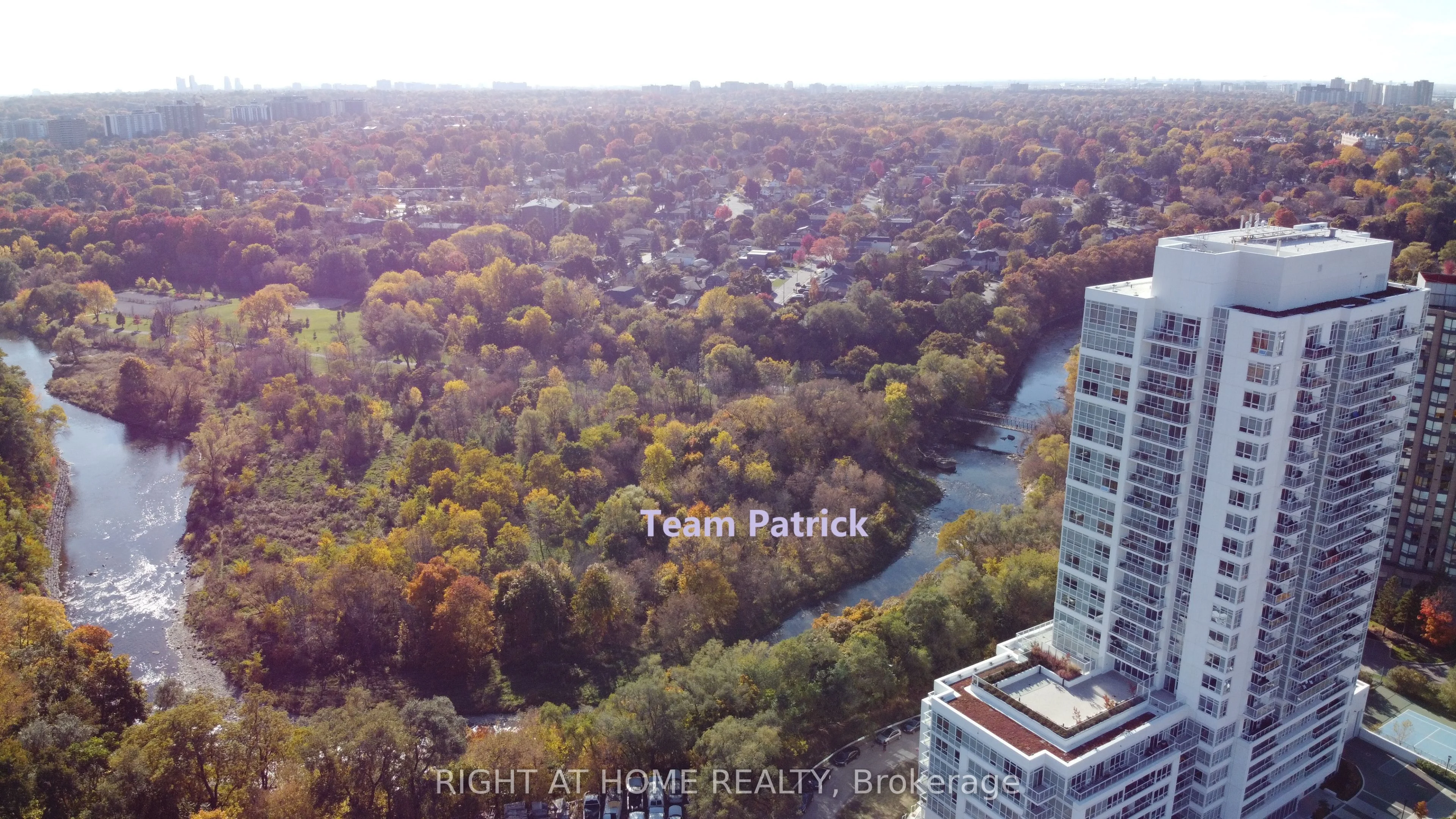 10 Wilby Crescent 1801, Toronto W04, On M9n 1e5