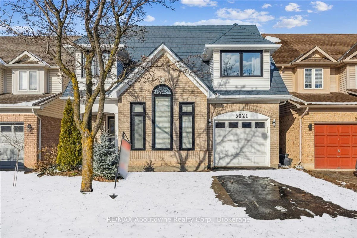 Detached in Burlington