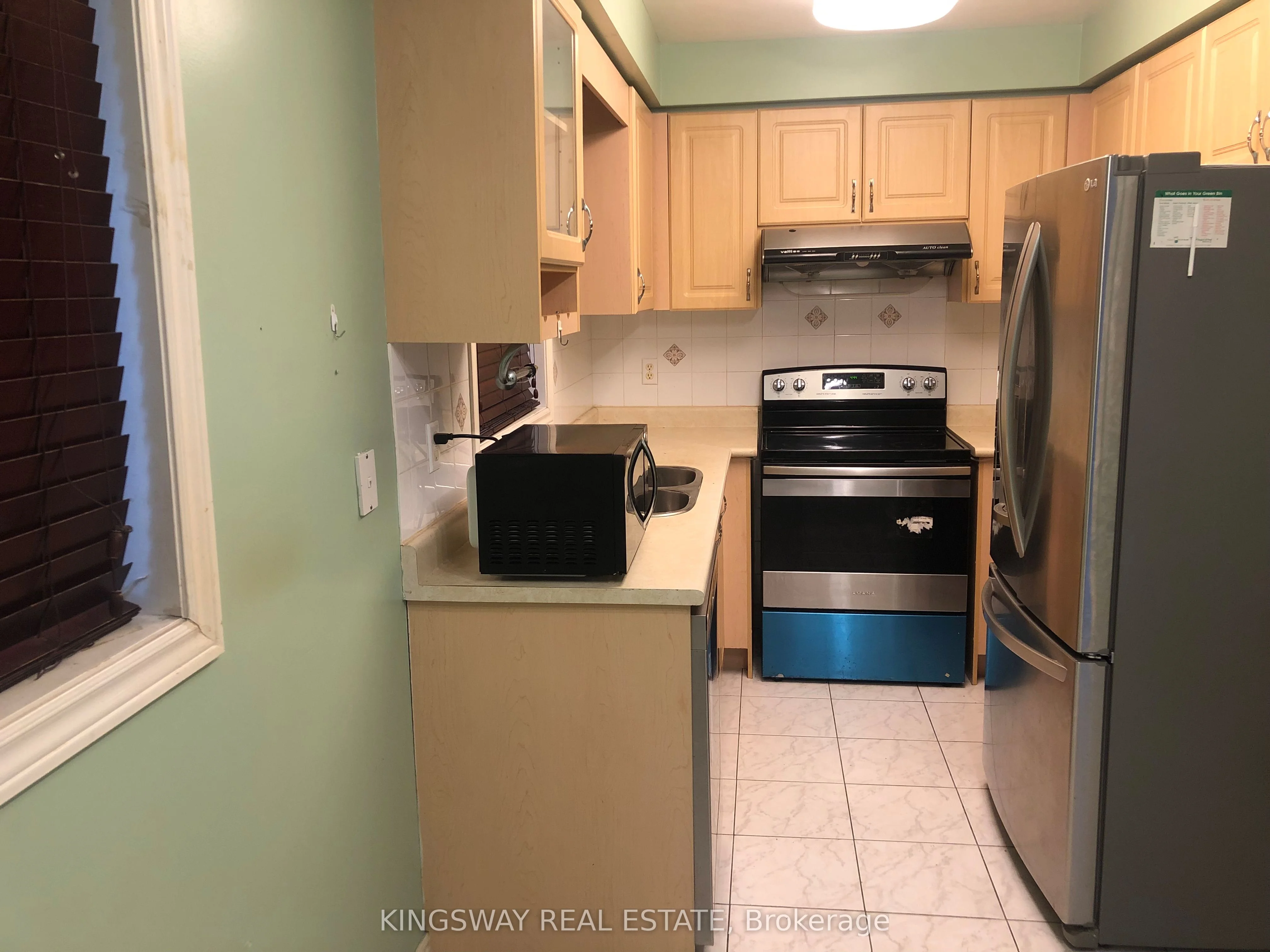 722 Four Winds Way, Mississauga, ON L5R 3V4