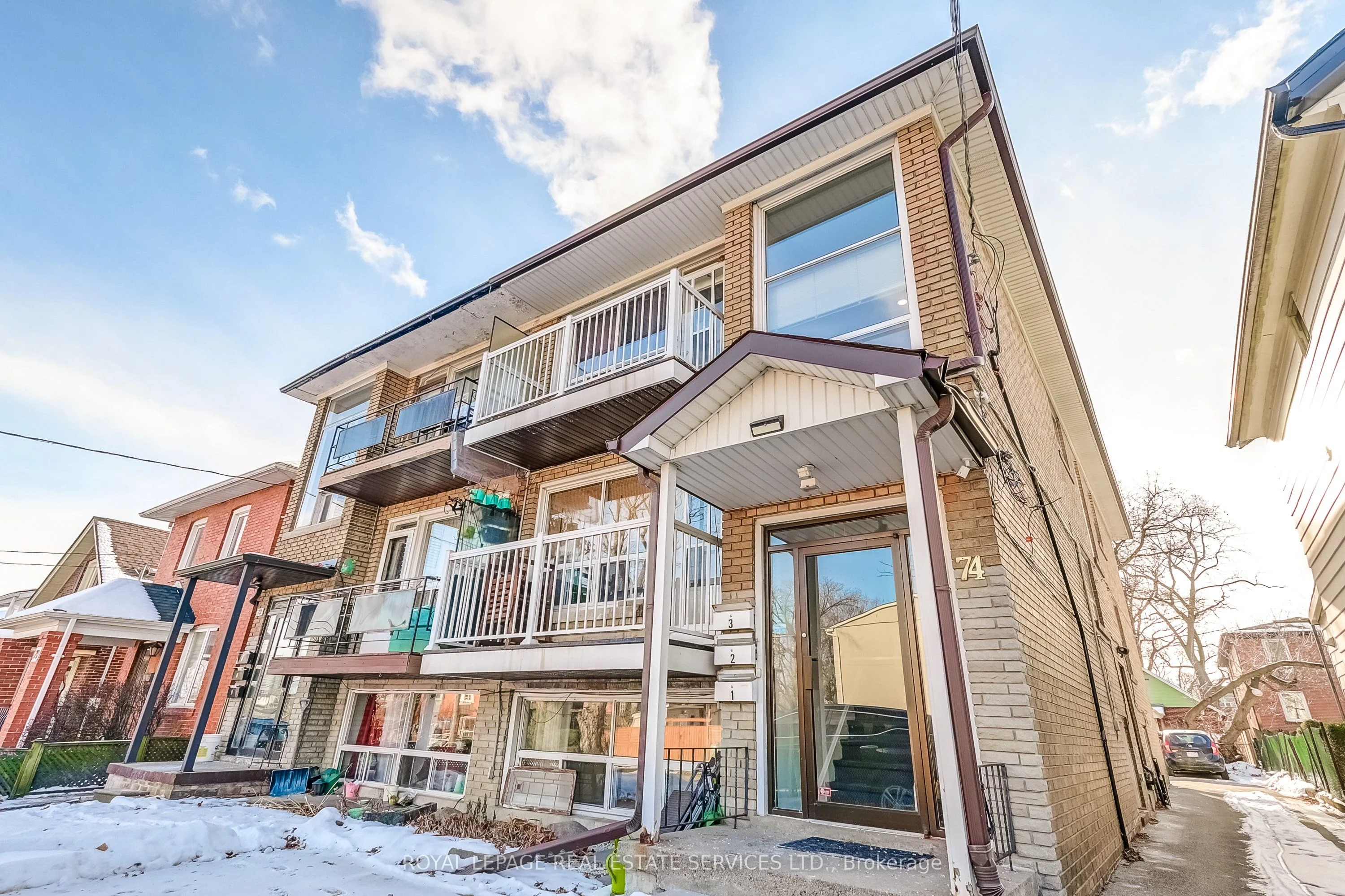 74 Burlington Street 1, Toronto W06, ON M8V 2L2
