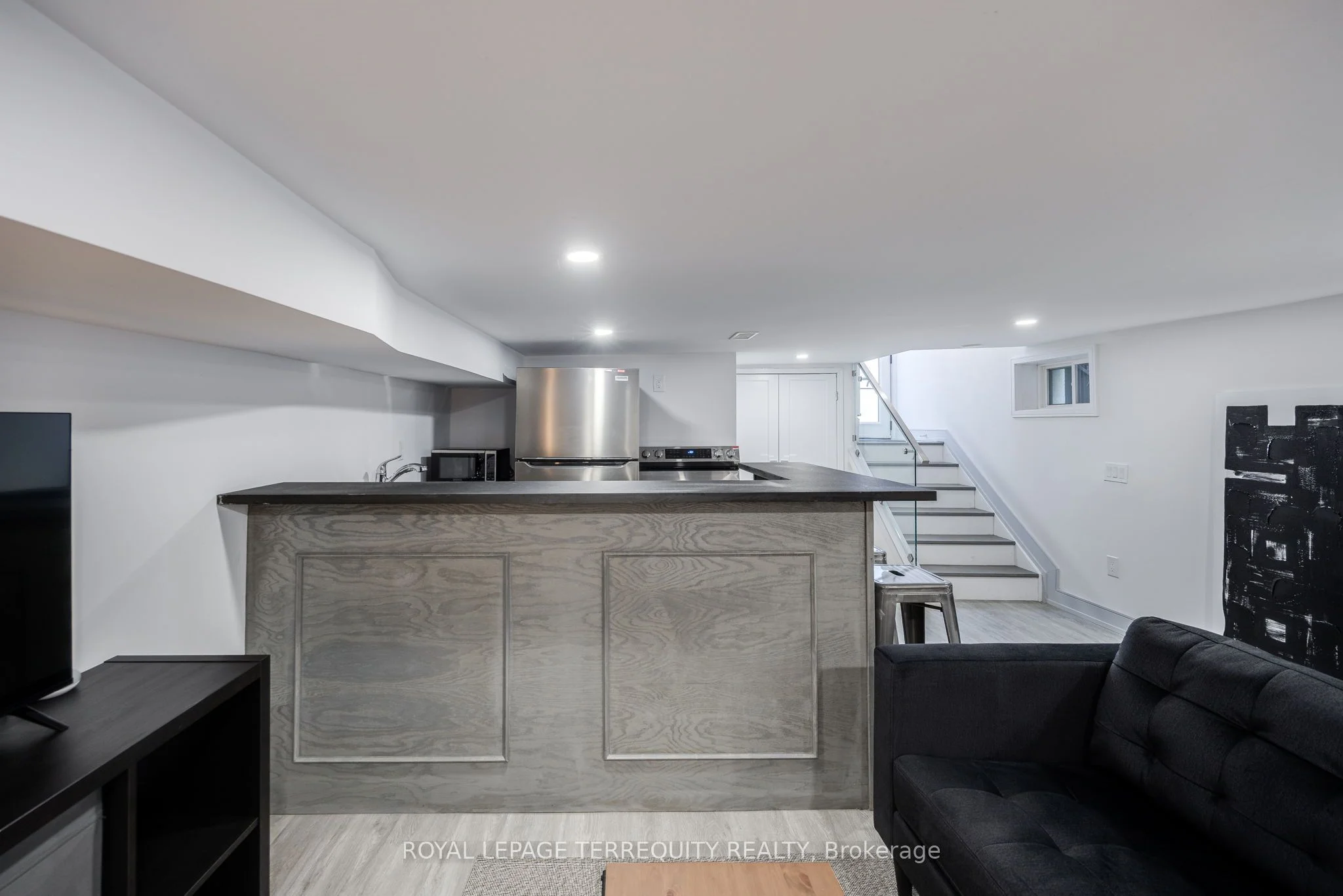 668 Indian Road Bsmt, Toronto W02, On M6p 2c9