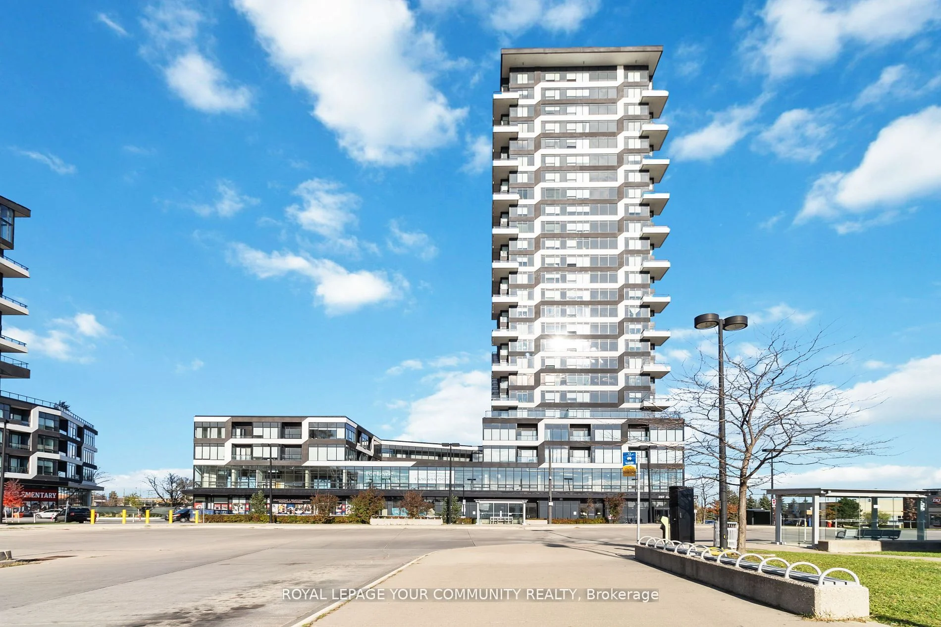 297 Oak Walk Drive 2205, Oakville, On L6h 3r6