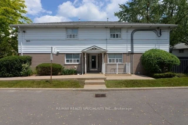 160 Carsbrooke Road 25, Toronto W08, On M9c 1g9
