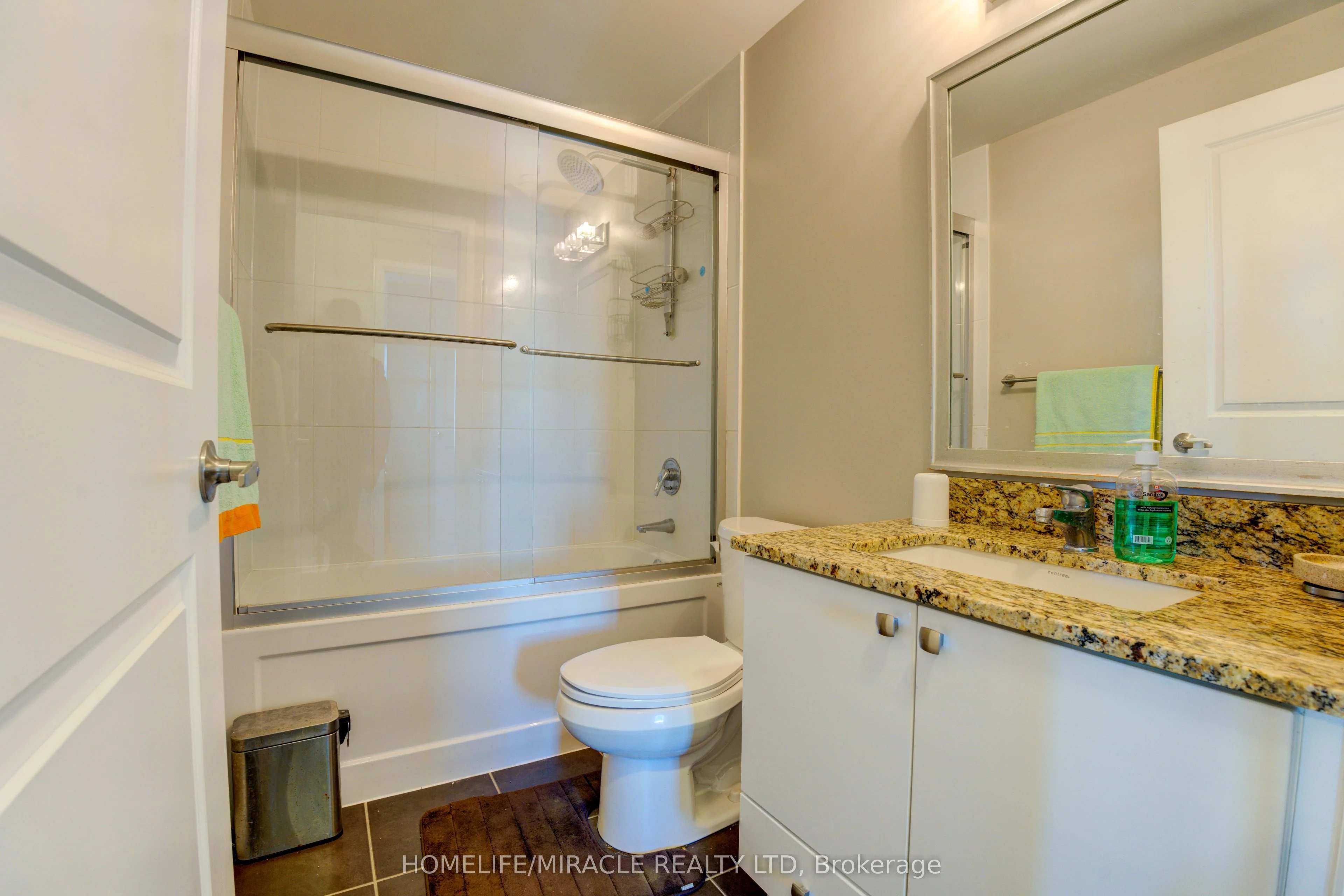 75 Eglinton Avenue W 2701, Mississauga, ON L5R 0E5