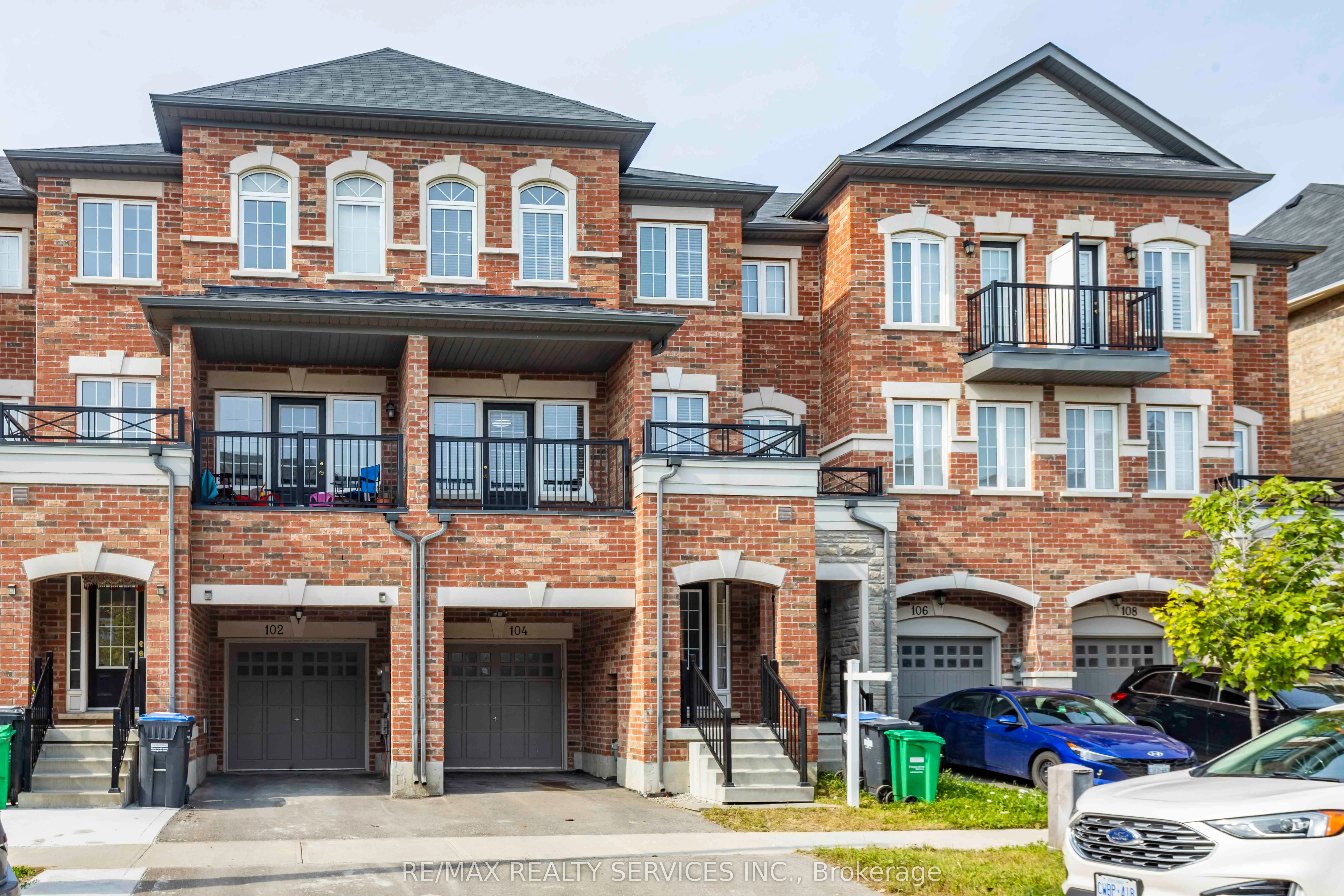 Att/Row/Townhouse in Brampton