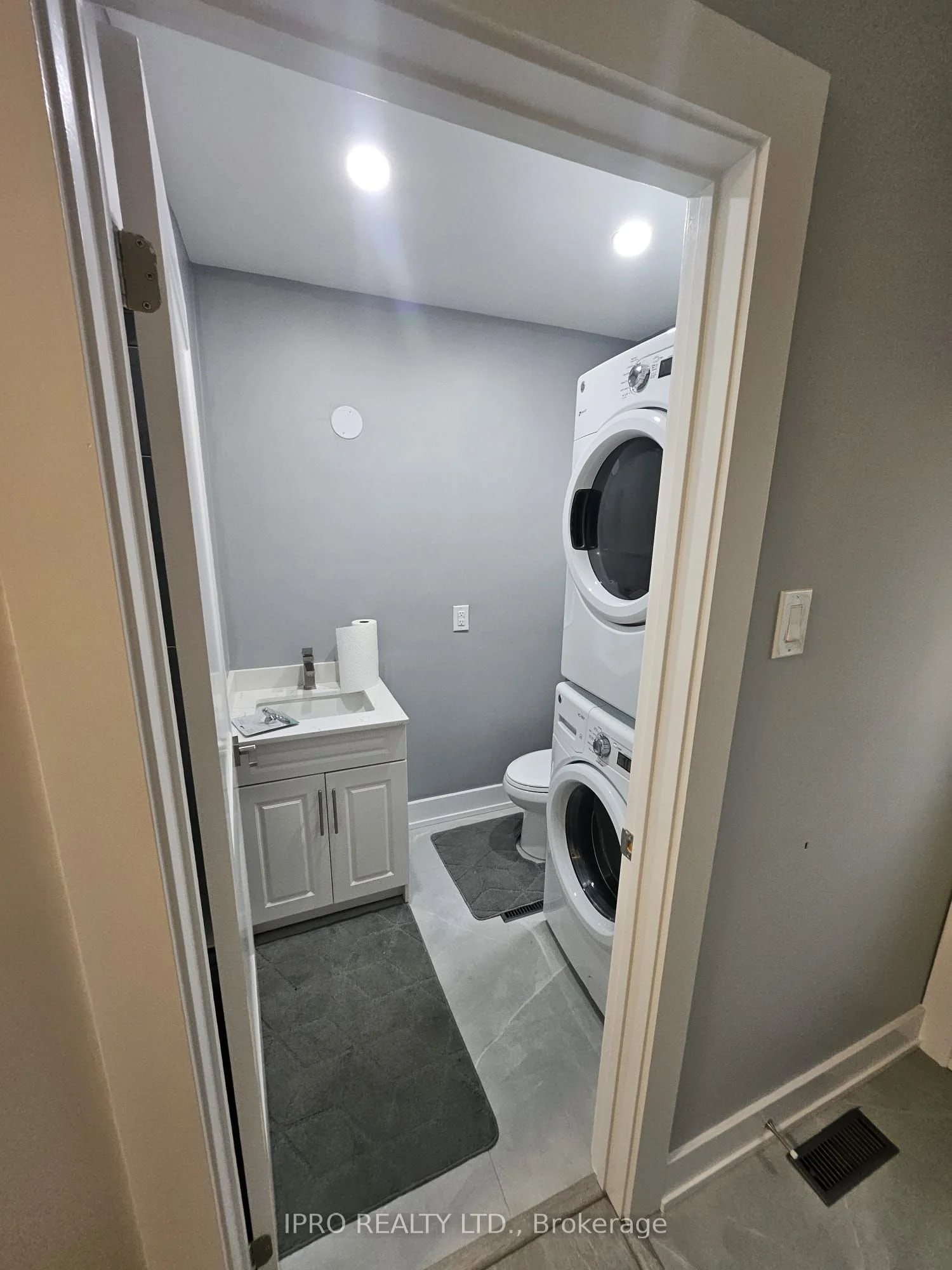 2435 Callum Avenue Rear, Mississauga, ON L5B 2H8