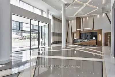 Condo Apartment in Mississauga