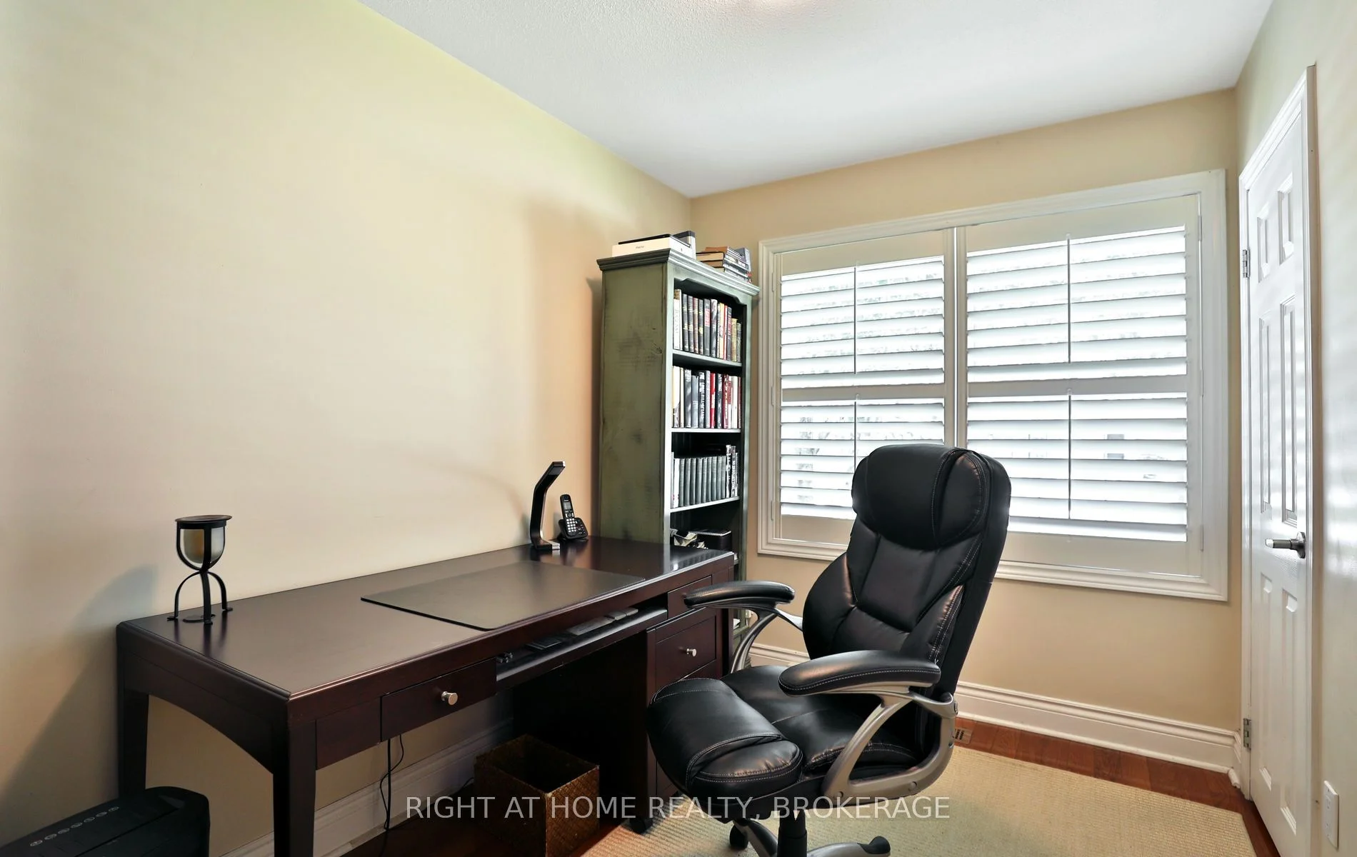1078 Scott Avenue S, Oakville, ON L6L 2M3