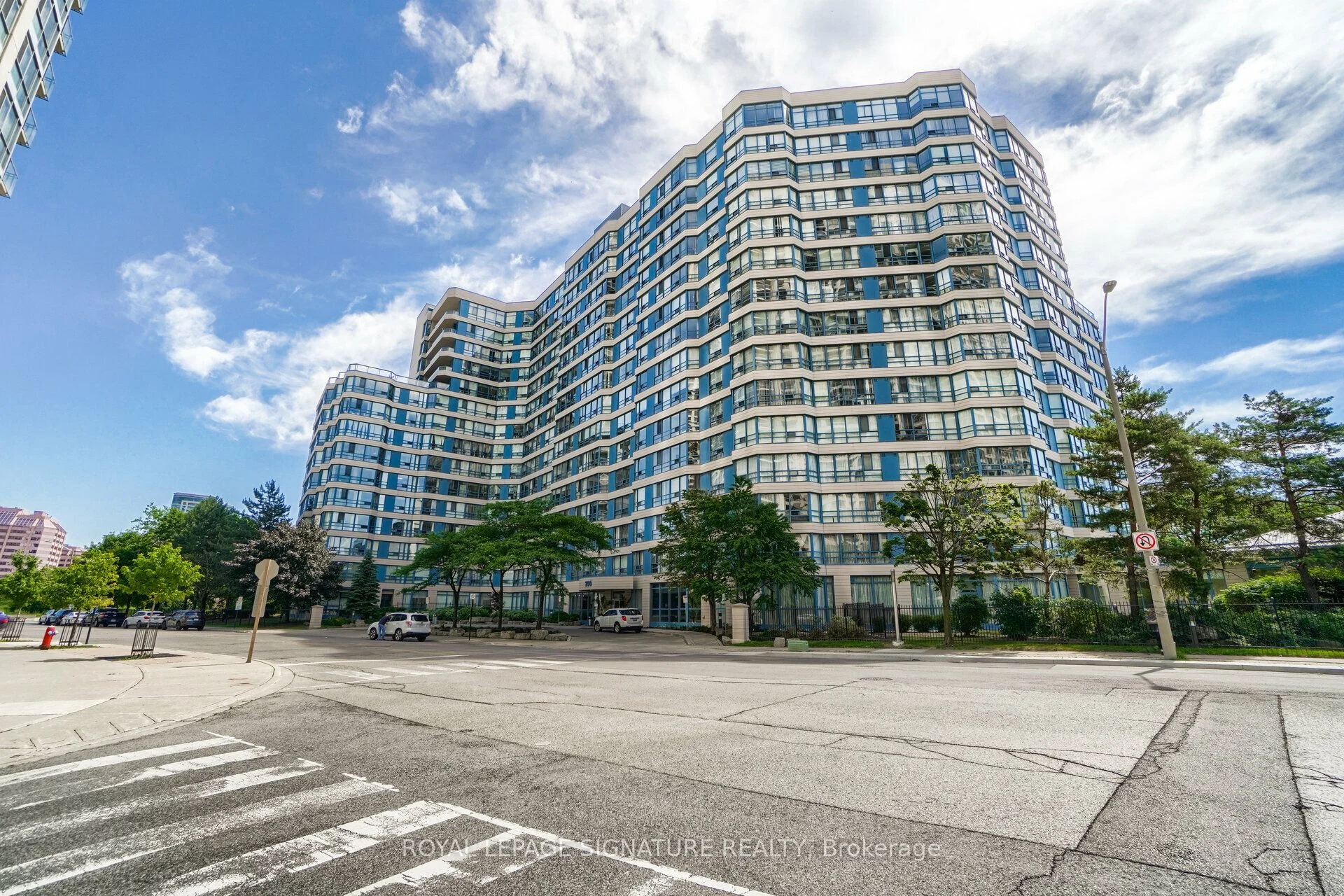 250 Webb Drive 414, Mississauga, On L5b 3z4