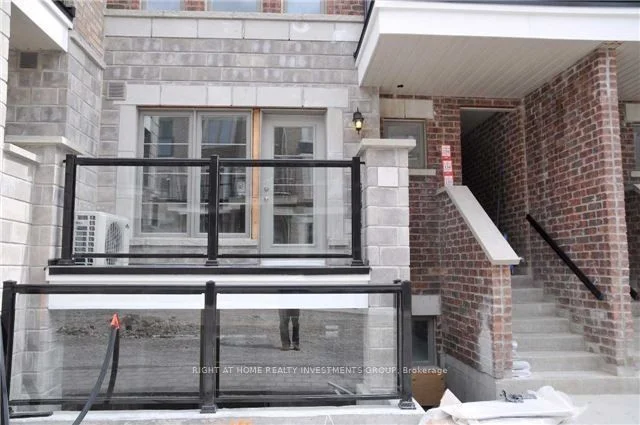 Condo Townhouse in Toronto