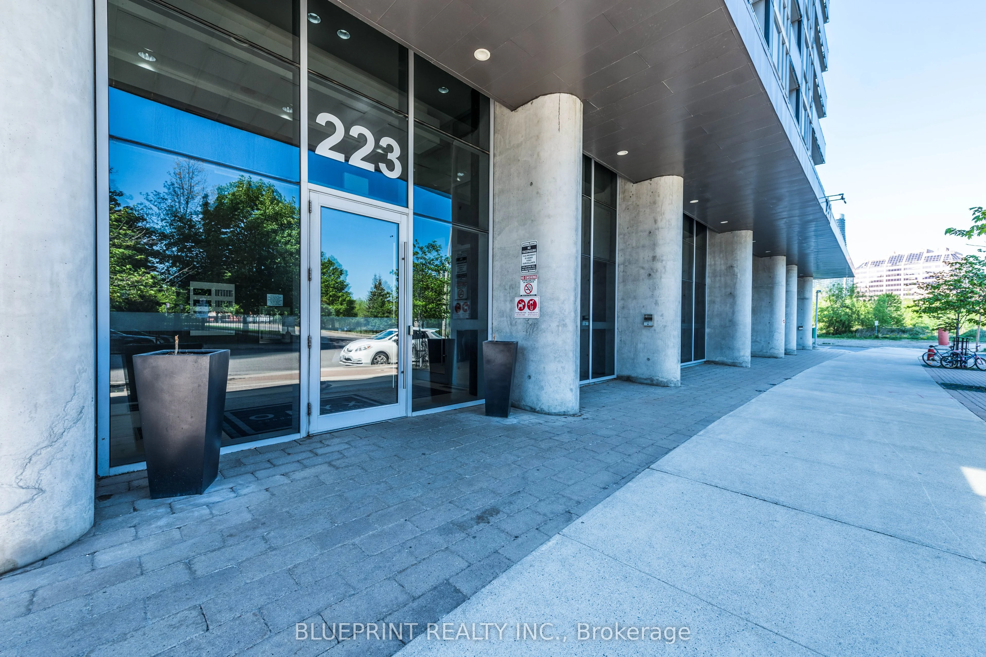 Condo Apartment in Mississauga