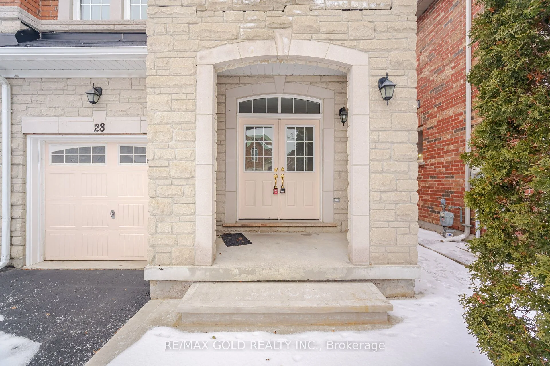 Semi-Detached in Brampton