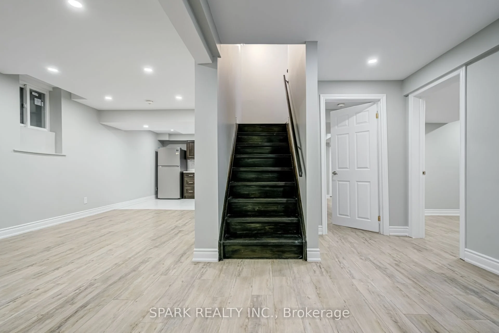 3242 Magwood Road Bsmt, Mississauga, On L5l 5g5