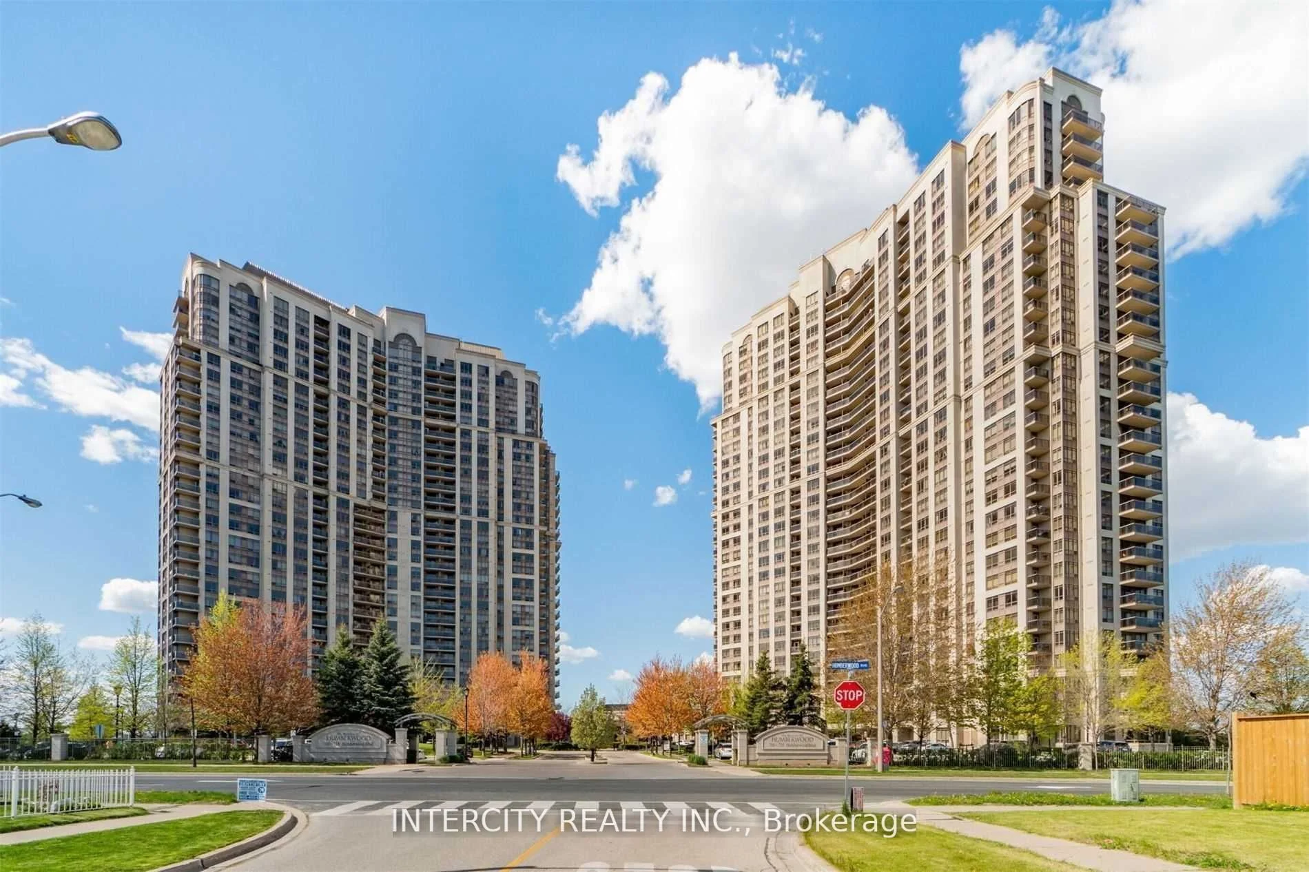 700 Humberwood Boulevard 2116, Toronto W10, On M9w 7j4