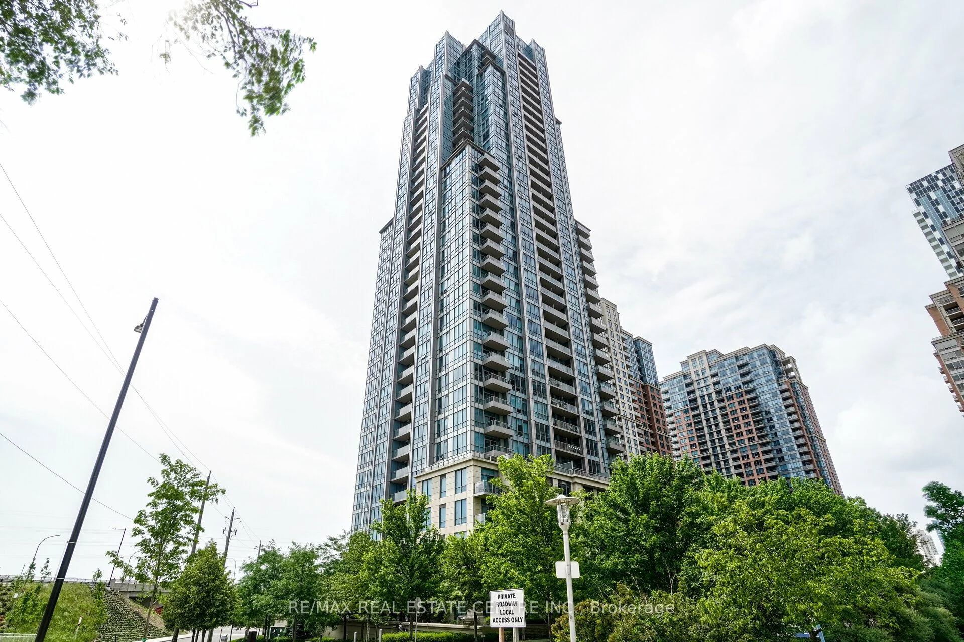 Condo Apartment in Toronto