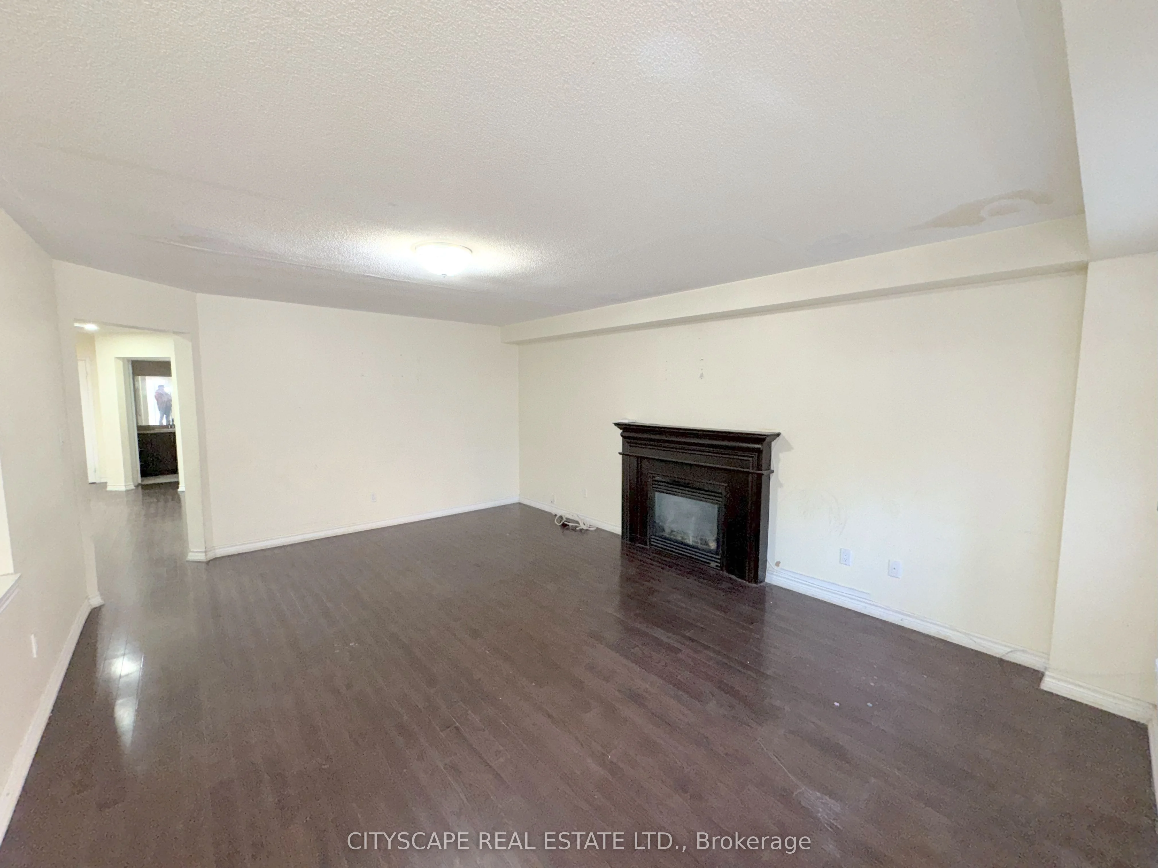 4270 Trailmaster Drive, Mississauga, ON L5V 3C1