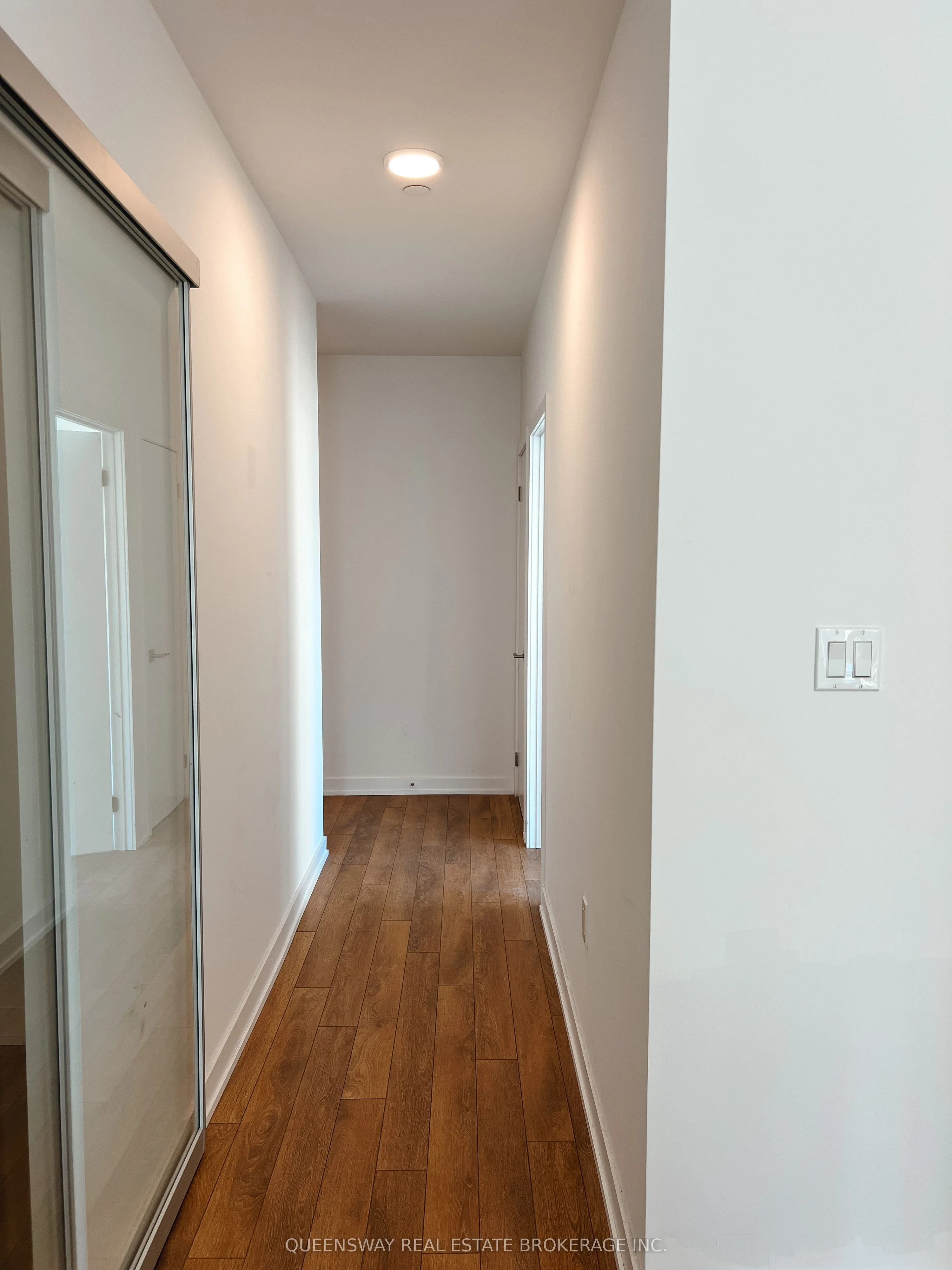 2433 Dufferin Street 101, Toronto W04, ON M6E 3T3