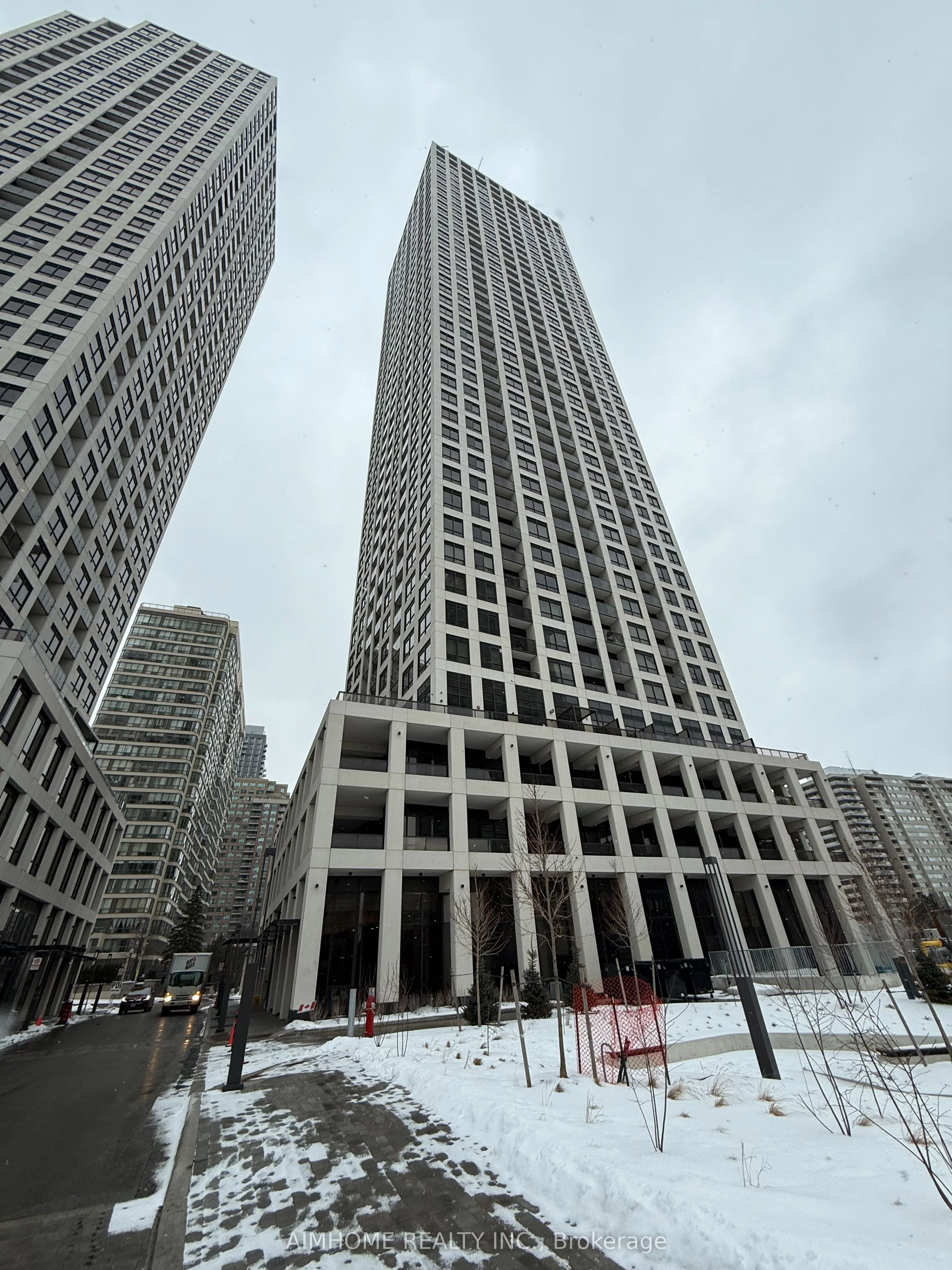 30 Elm Drive W 2507, Mississauga, On L5b 0n6