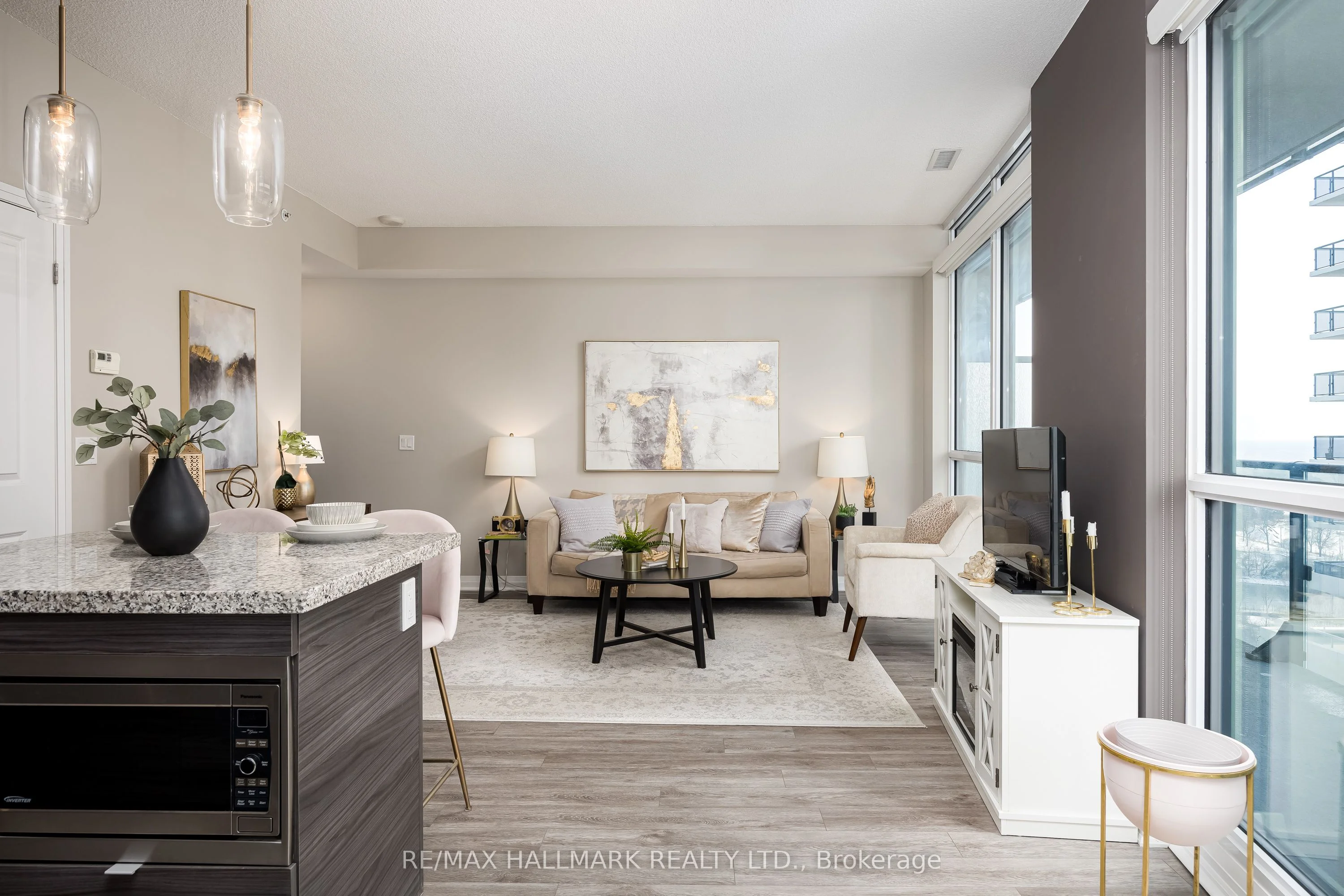 Condo Apartment in Toronto