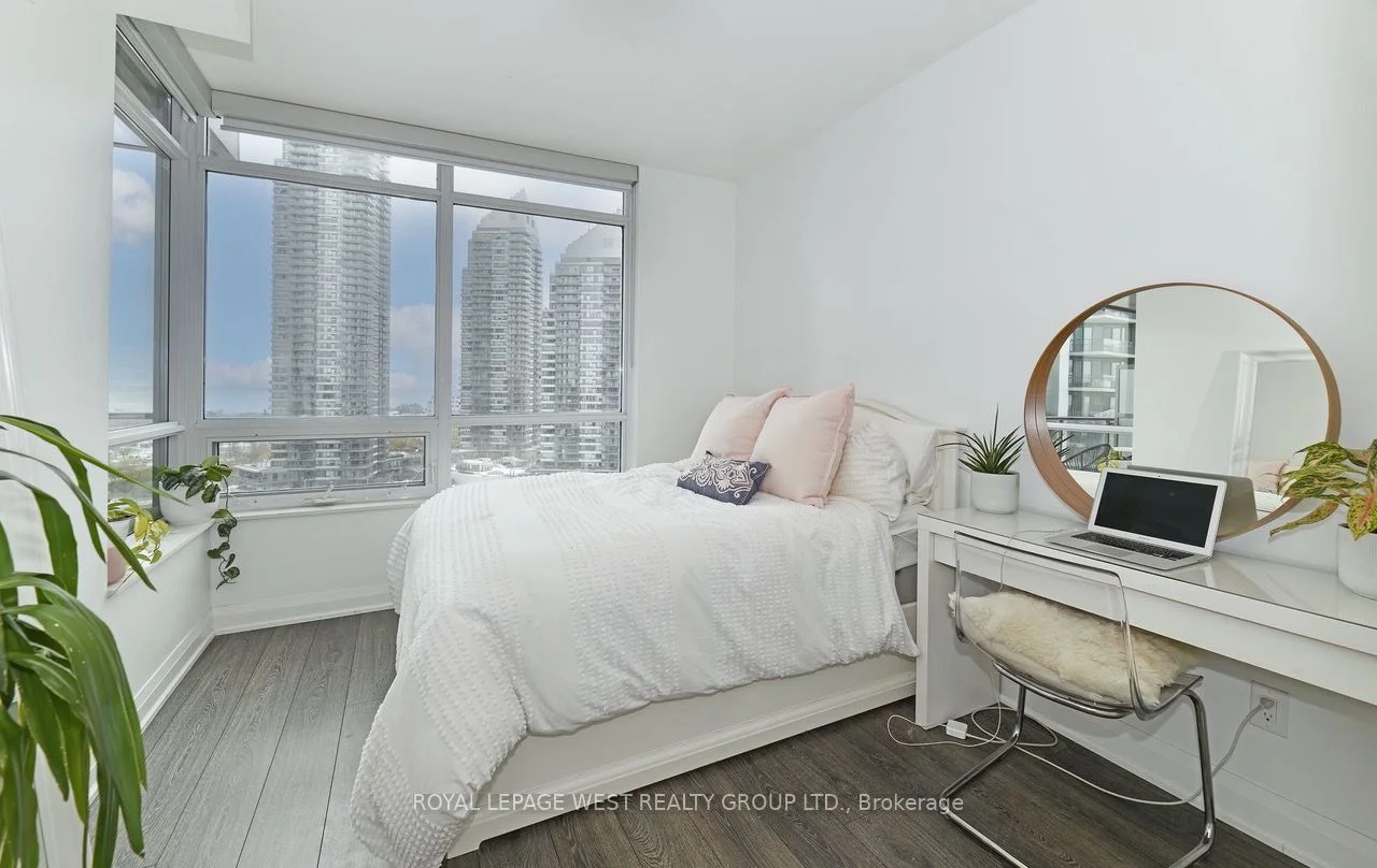 36 Park Lawn Road 1202, Toronto W06, ON M8Y 3H8