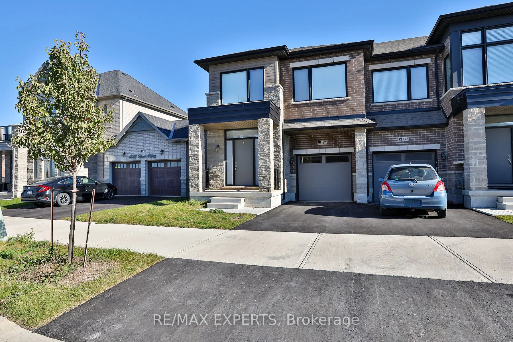 Att/Row/Townhouse in Milton