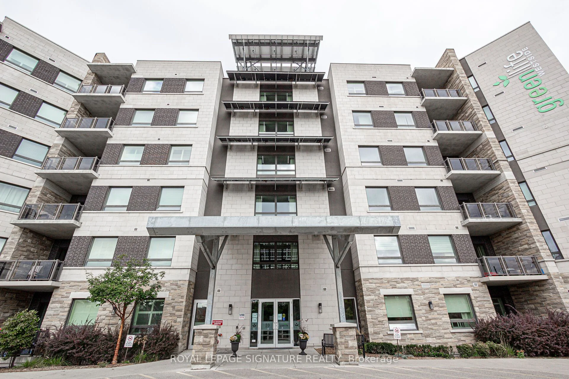 Condo Apartment in Milton