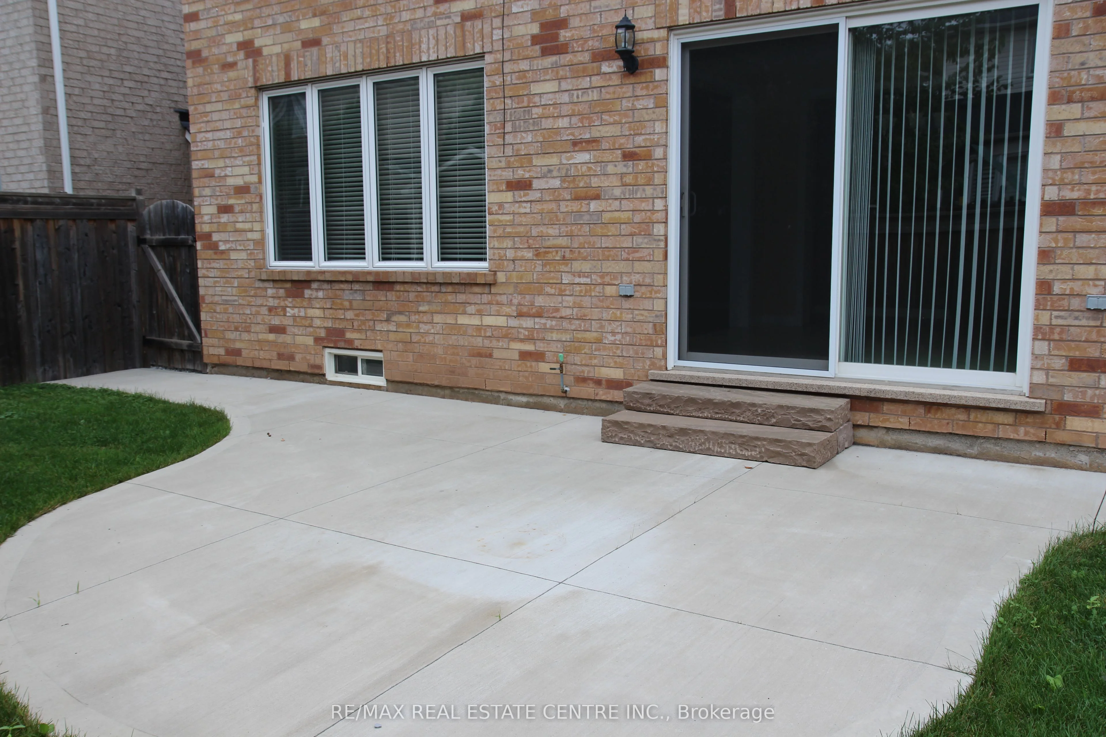 2341 Canonridge Circle, Oakville, ON L6M 4T9