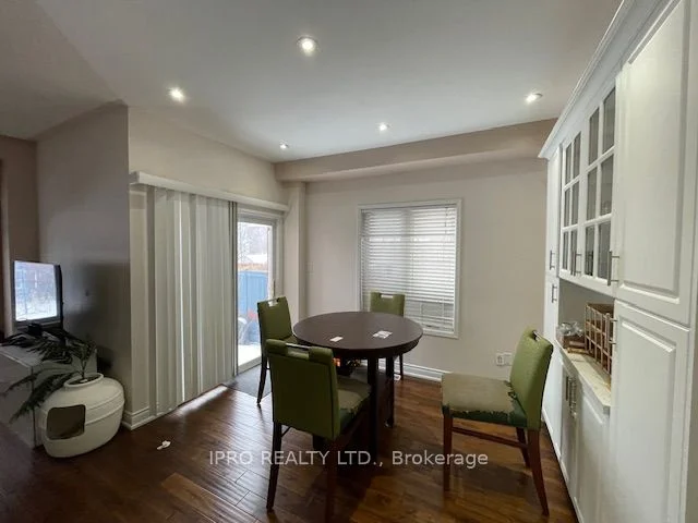 3178 Oakview Road Upper, Mississauga, ON L5N 7N9