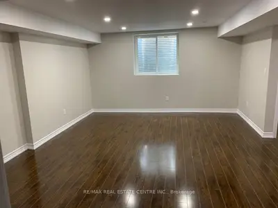 7282 Saint Barbara Boulevard, Mississauga, On L5w 0c1