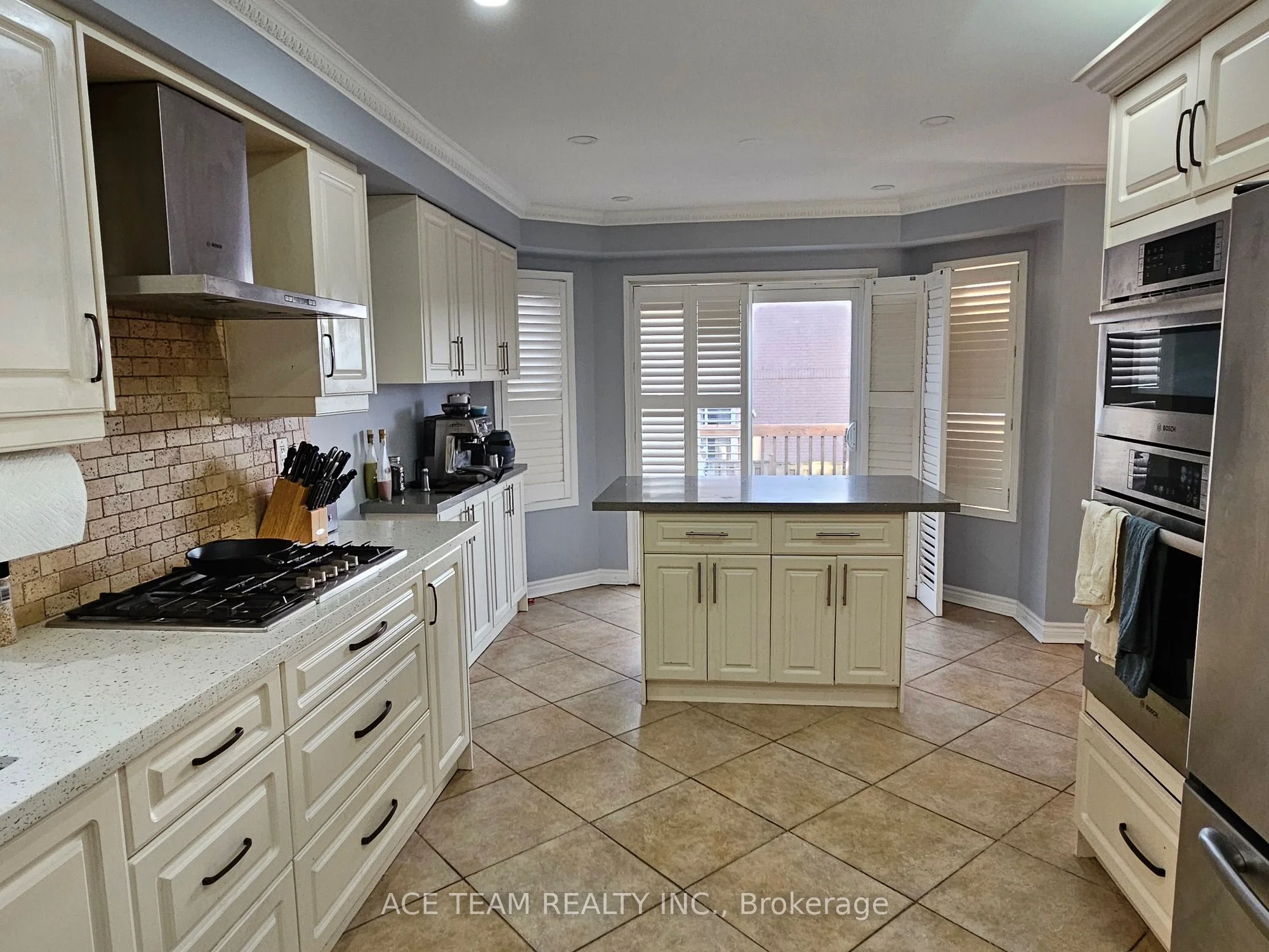 5416 Flatford Road, Mississauga, On L5v 1y6
