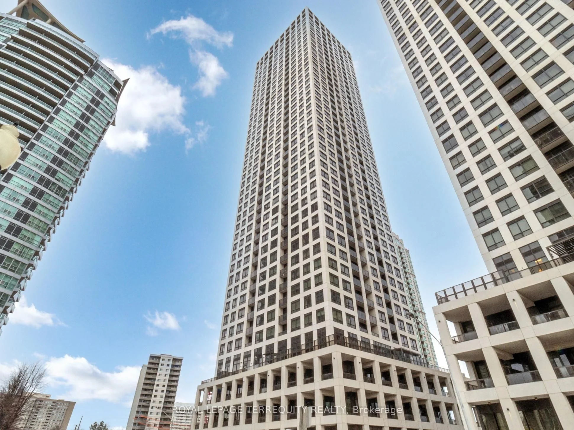 Condo Apartment in Mississauga